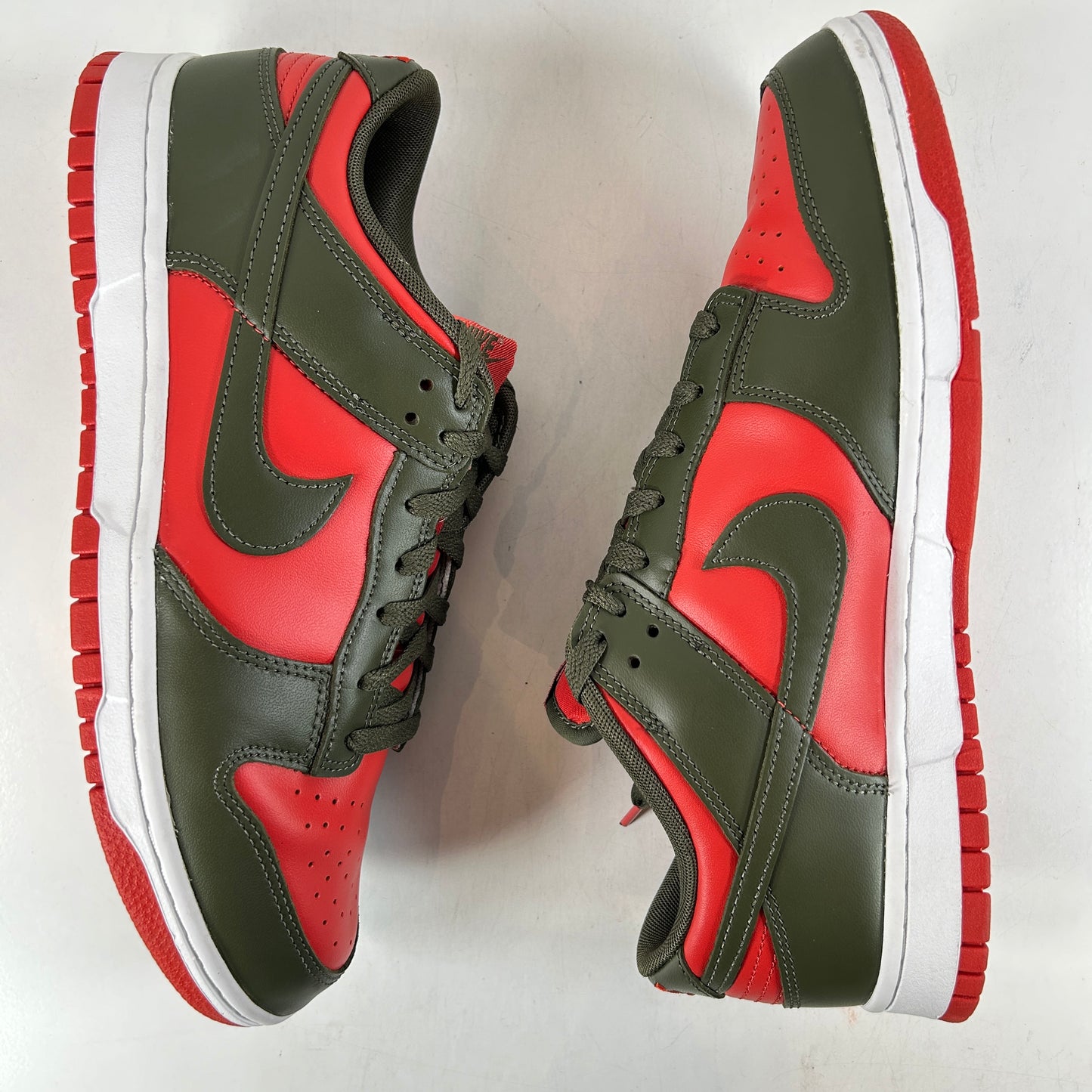 DV0833 600 Nike Dunk Low Mystic Red Cargo Khaki [USED] - 11 M (Used)