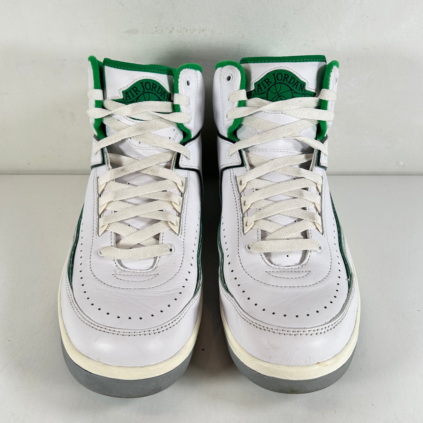 DR8884 103 Jordan 2 Retro Lucky Green - 9.5 M (Used)