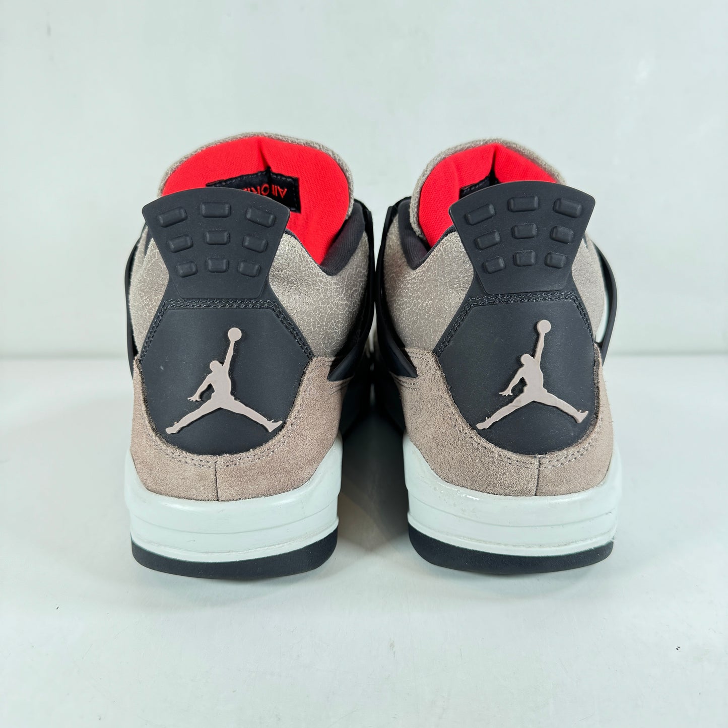 DB0732 200 Jordan 4 Taupe Haze [USED] - 9.5 M (Used)