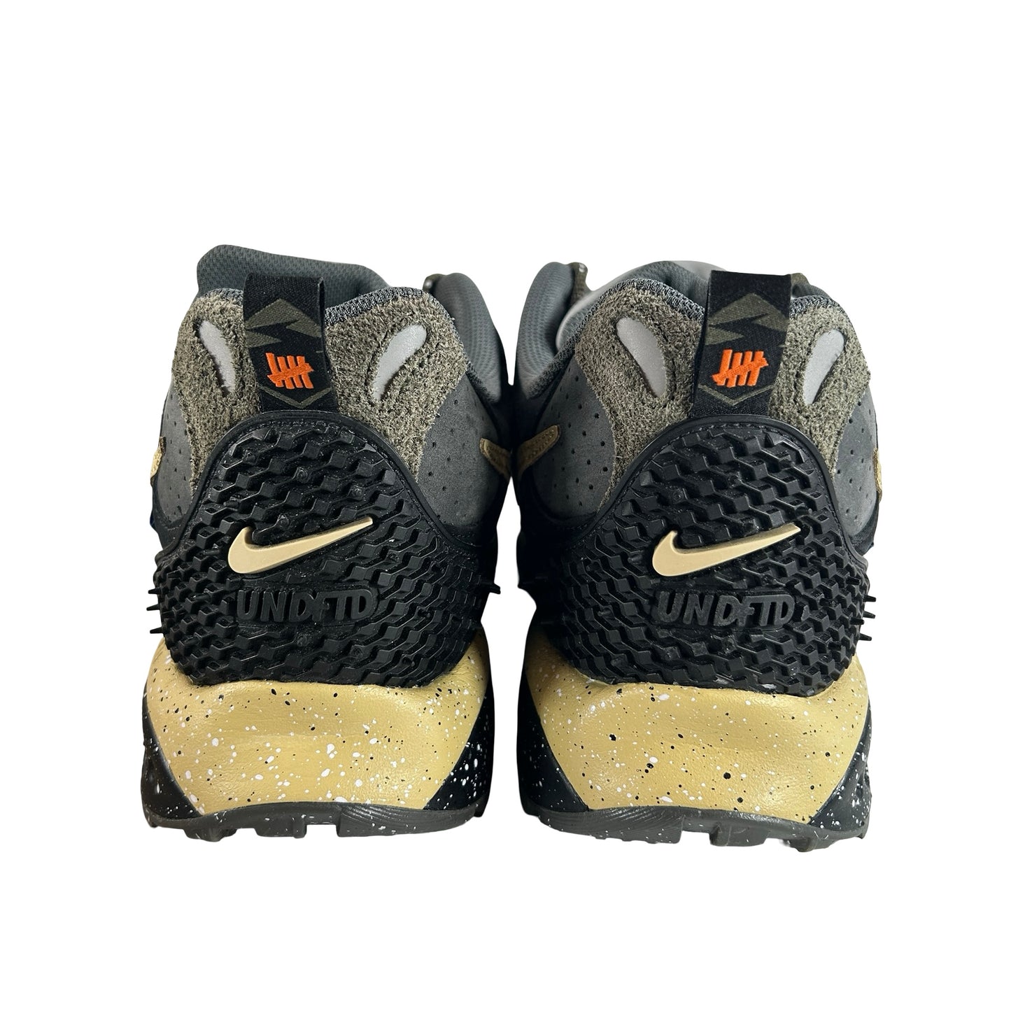 FN7546 300 Undefeated x Air Terra Humara 'Cargo Khaki' [USED] - 11 M (Used2)