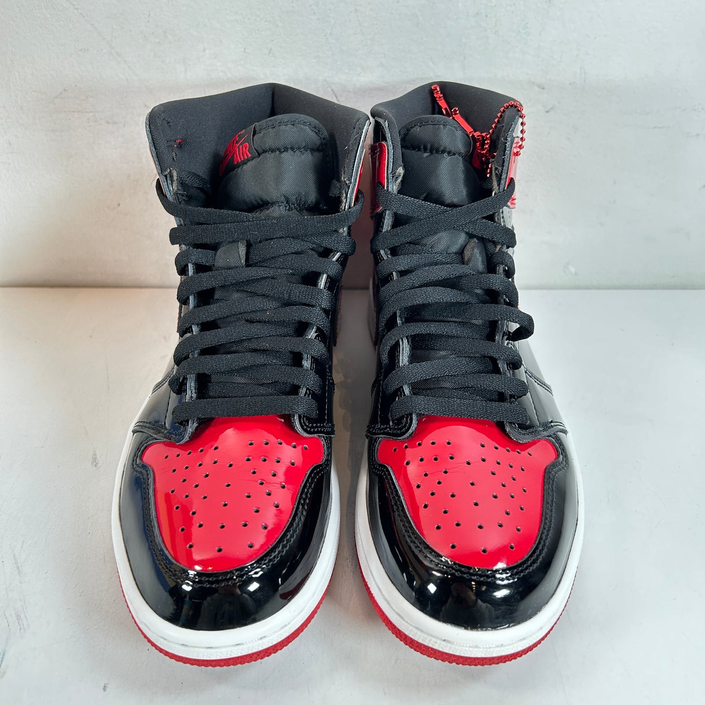 555088 063 Jordan 1 Retro High OG Patent Bred [USED] - 8.5 M (Used4)