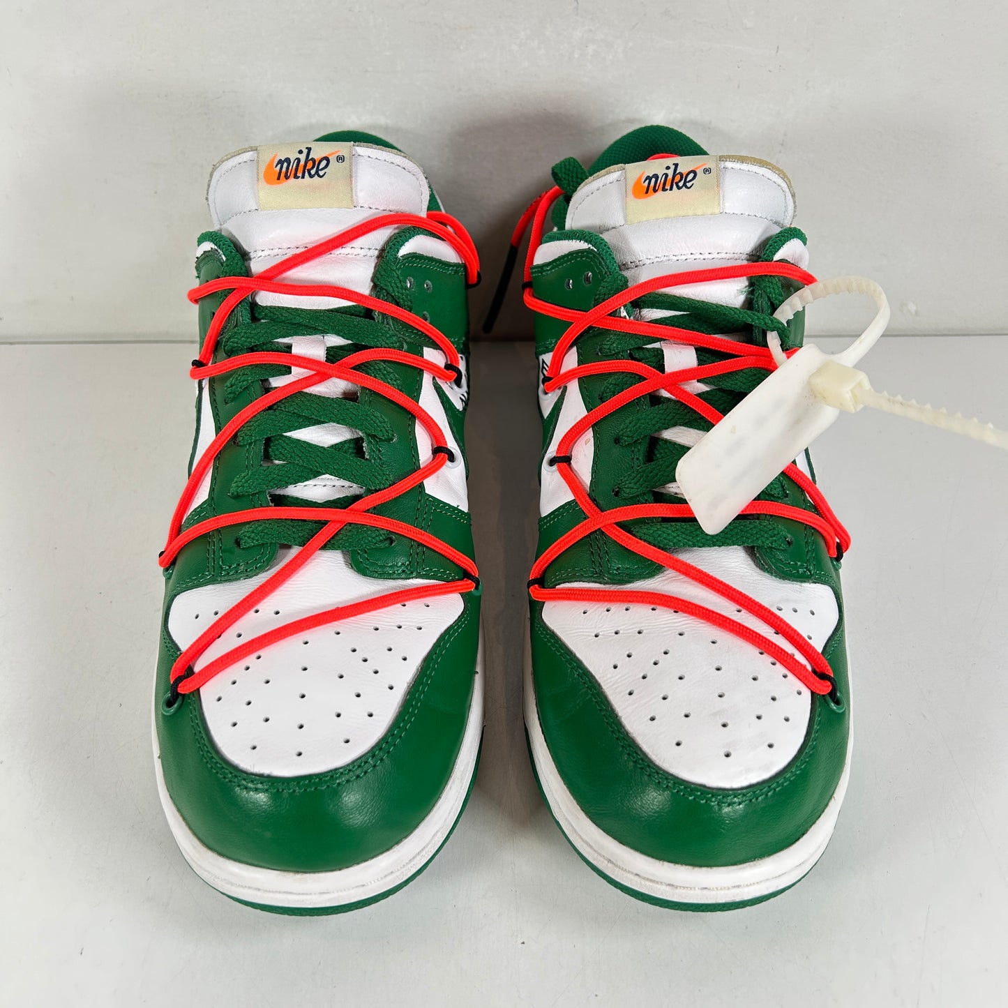 CT0856 100 Nike Dunk Low Blanco roto Verde