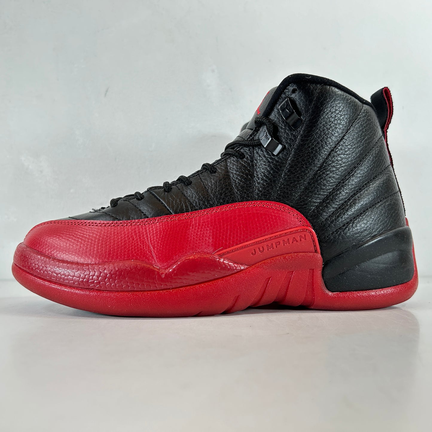 130690 002 Jordan 12 Retro Flu Game (2016) [USED] - 8 M (Used)