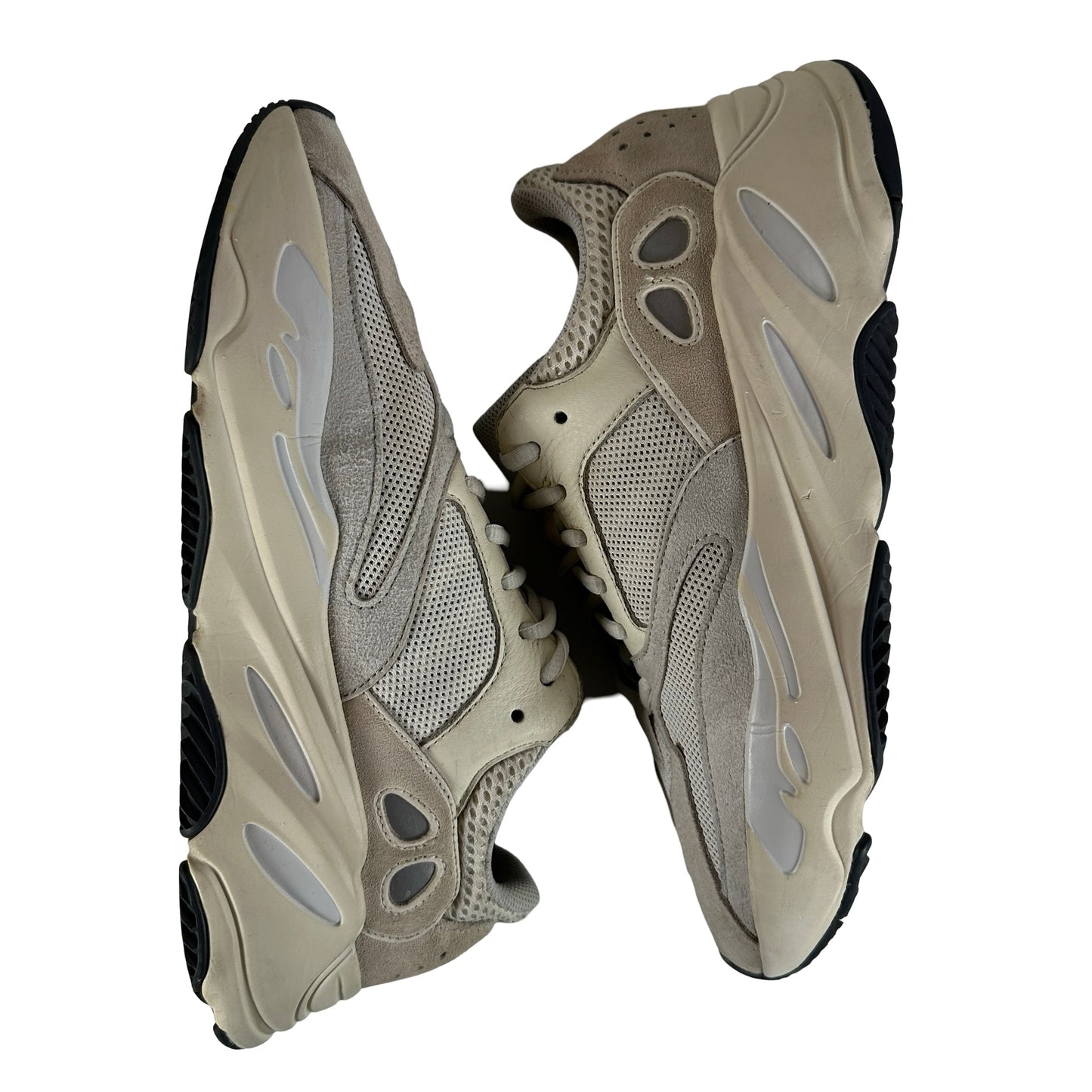 EG7596 adidas Yeezy Boost 700 Analógico