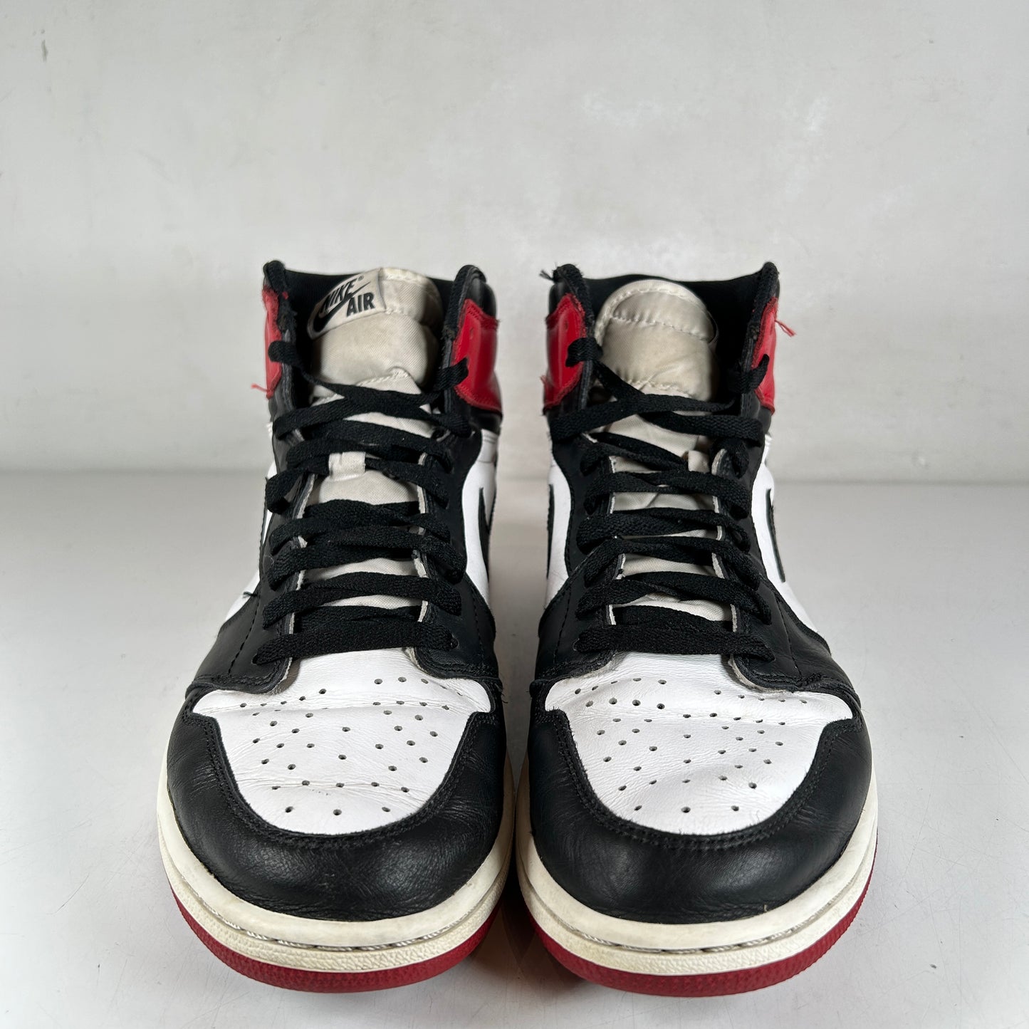 555088 125 Jordan 1 Retro Black Toe (2016) [USED] - 12 M (Used) (No Box)