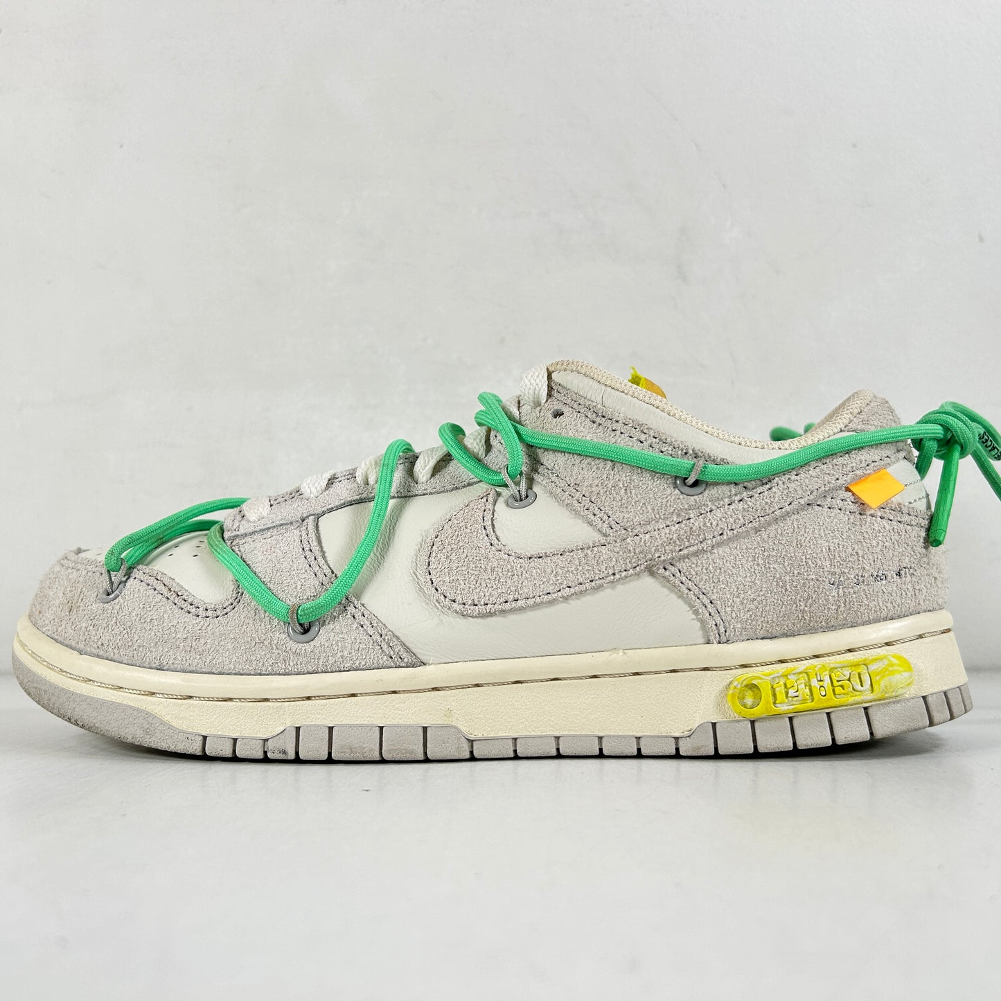 DJ0950 106 Nike Dunk Low Off-White Lot 14 [USED] - 8 M (Used)