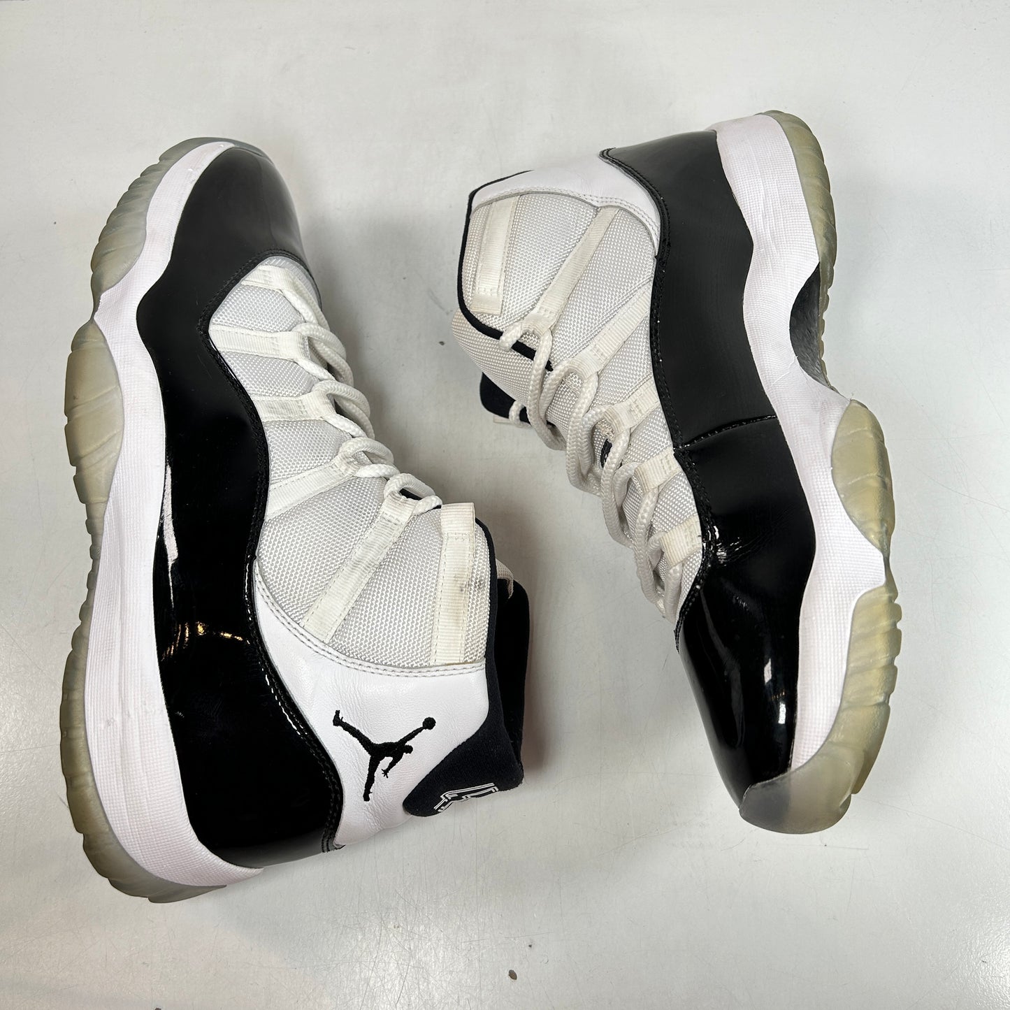 378037 100 Jordan 11 Concord [USED] - 13 M (Used) (No Box)