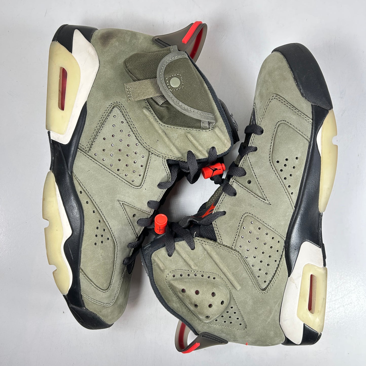 CN1084 200 Jordan 6 Retro Travis Scott [USED] - 10.5 M (Used)