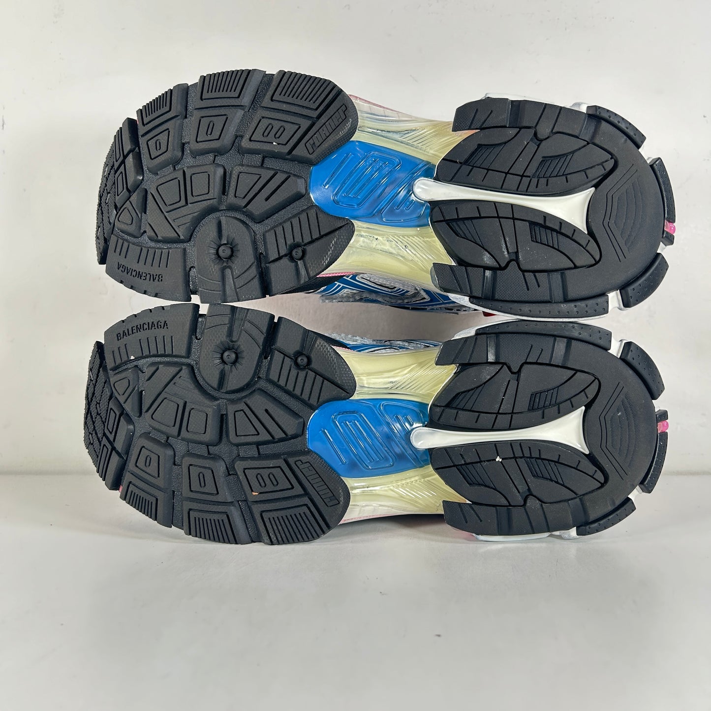 677403W3RB6 Balenciaga Runner Sneakers 'White Blue Red Mesh and Nylon' [USED] - 41 M (Used)