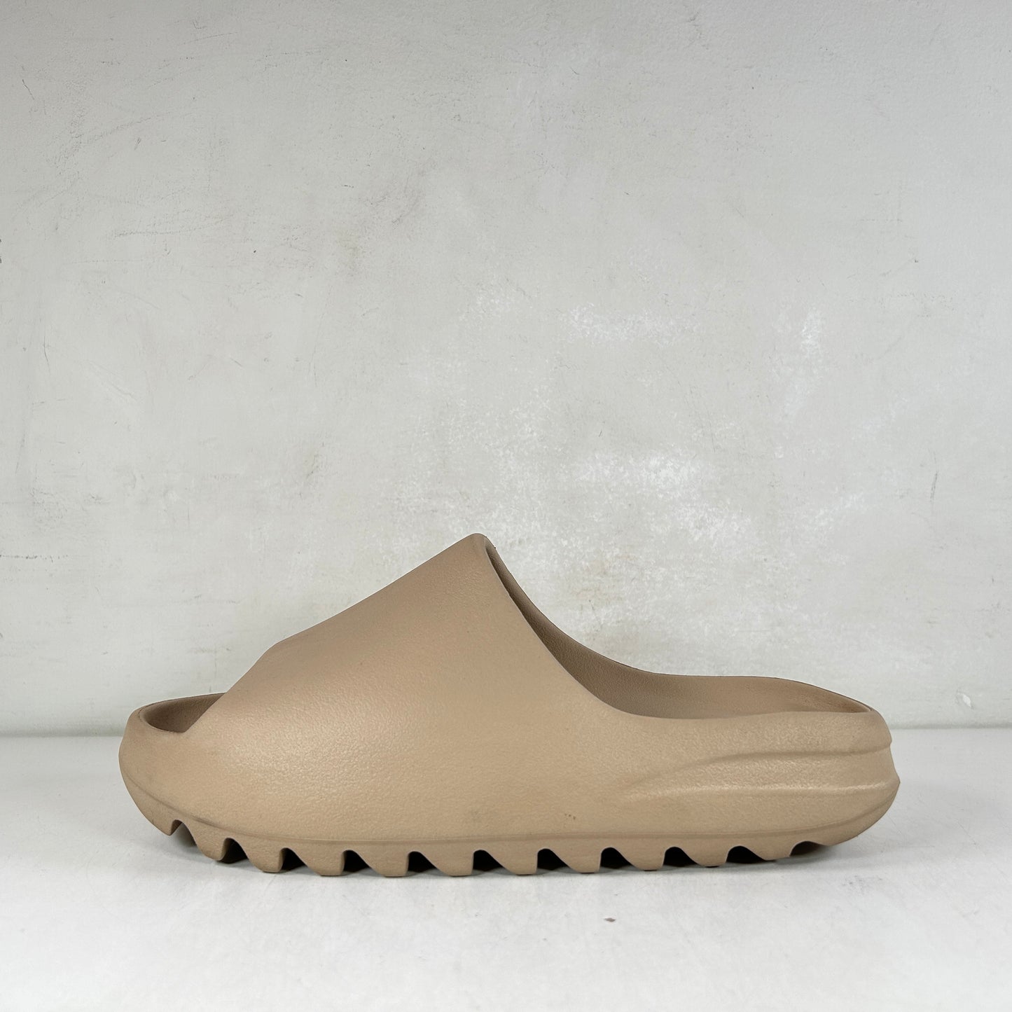 GWQ934 adidas Yeezy Slide Pure (Restock Pair) [USED] - 9 M (Used)