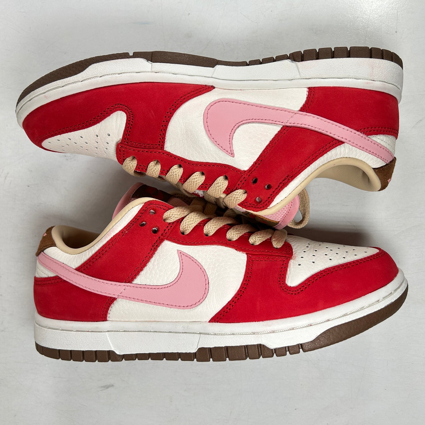 FB7910 600 Nike Dunk Low PRM Bacon (Mujeres)