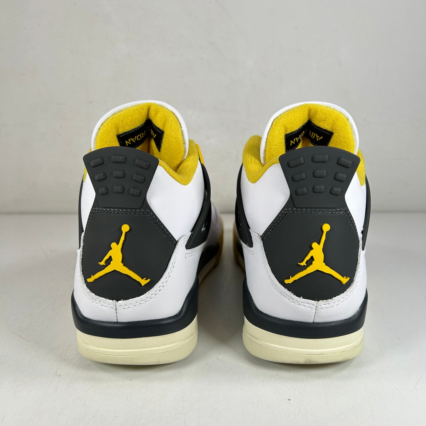 AQ9129 101 Jordan 4 Retro Vivid Sulfur (Women's) [USED] - 10 W (VNDS)