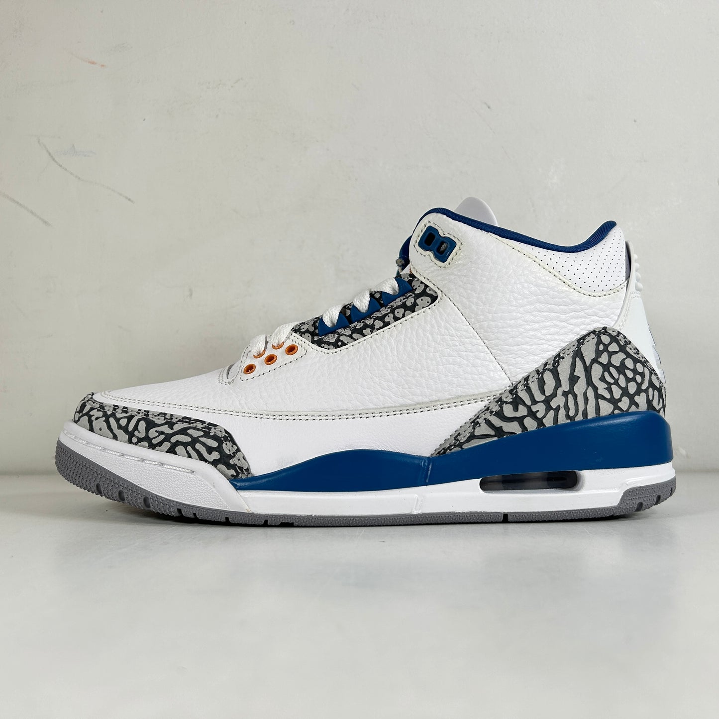 CT8532 148 Jordan 3 Retro Wizards [CONDITIONAL] - 8.5 M (Yellowing)