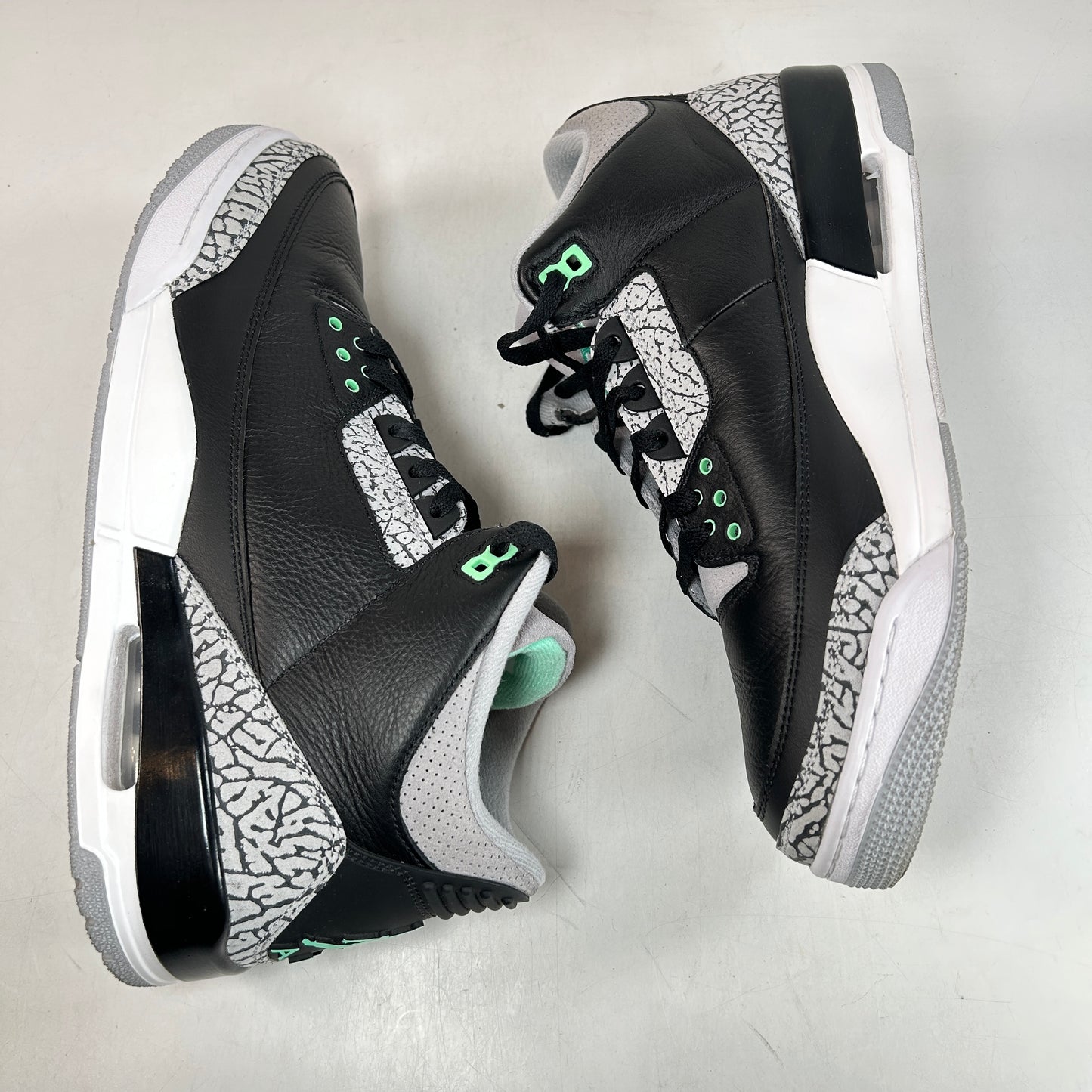 CT8532 031 Jordan 3 Retro Green Glow [USED] - 13 M (Used)