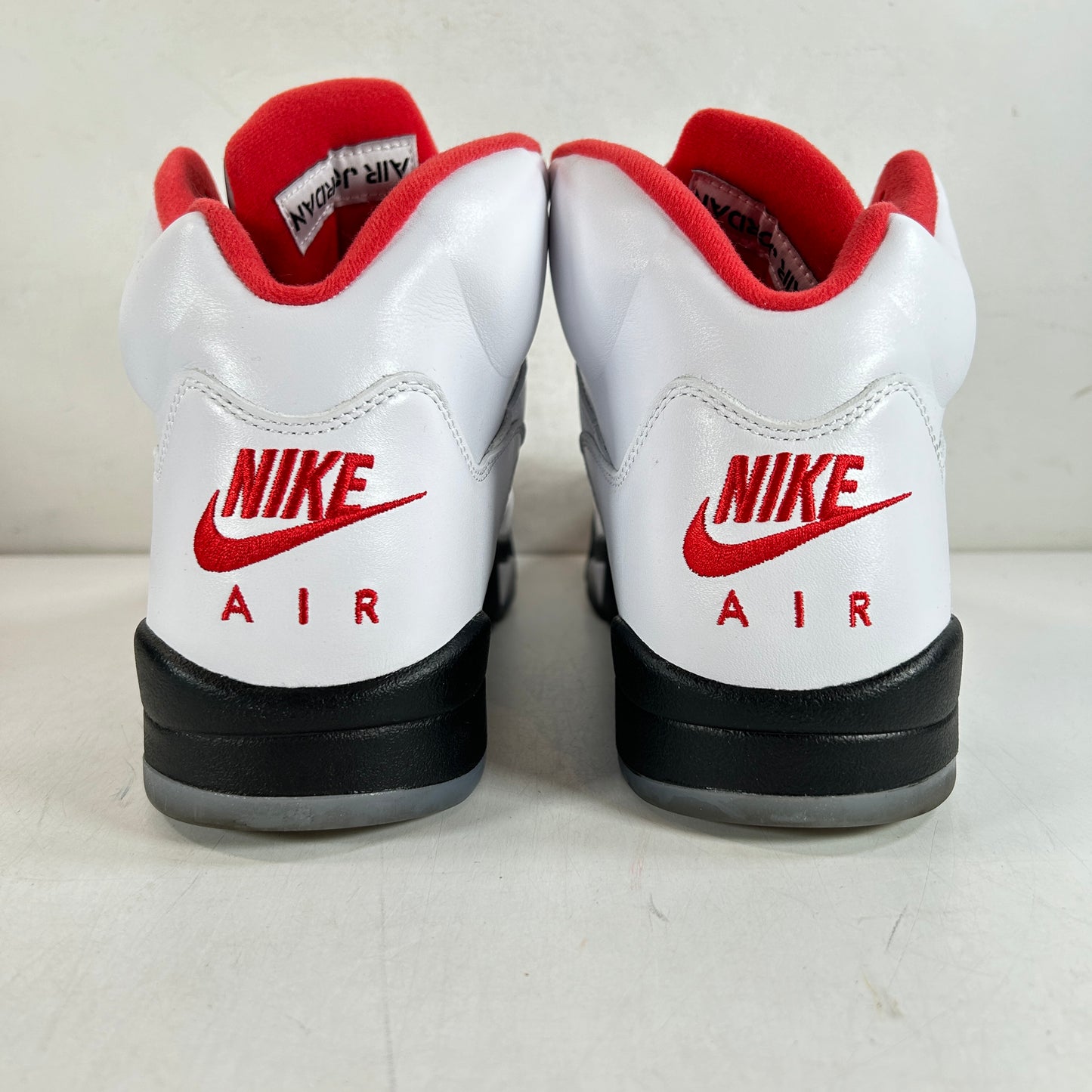 DA1911 102 Jordan 5 Fire Red [USED] - 10.5 M (Used)