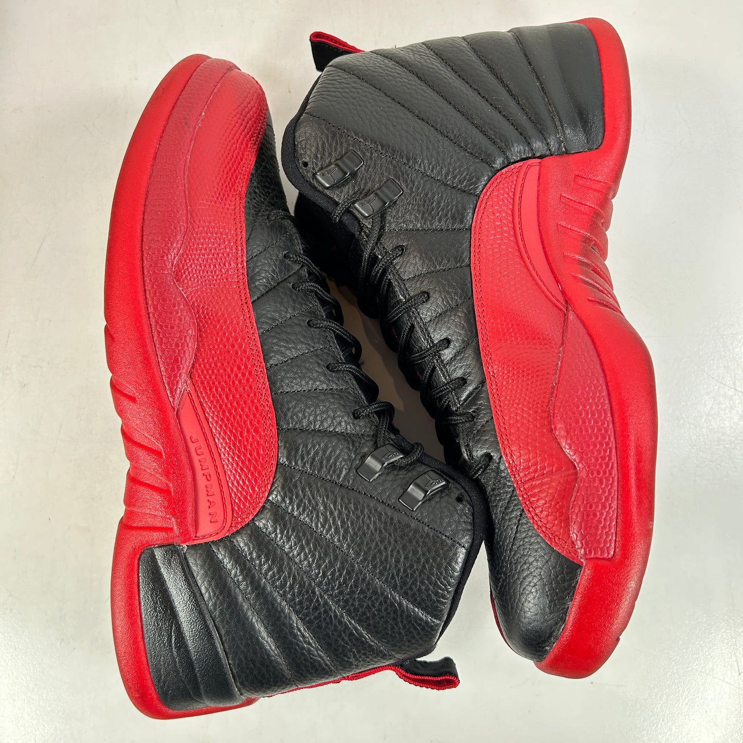 130690 002 Jordan 12 Retro Flu Game (2016) [USED] - 10.5 M (Used)