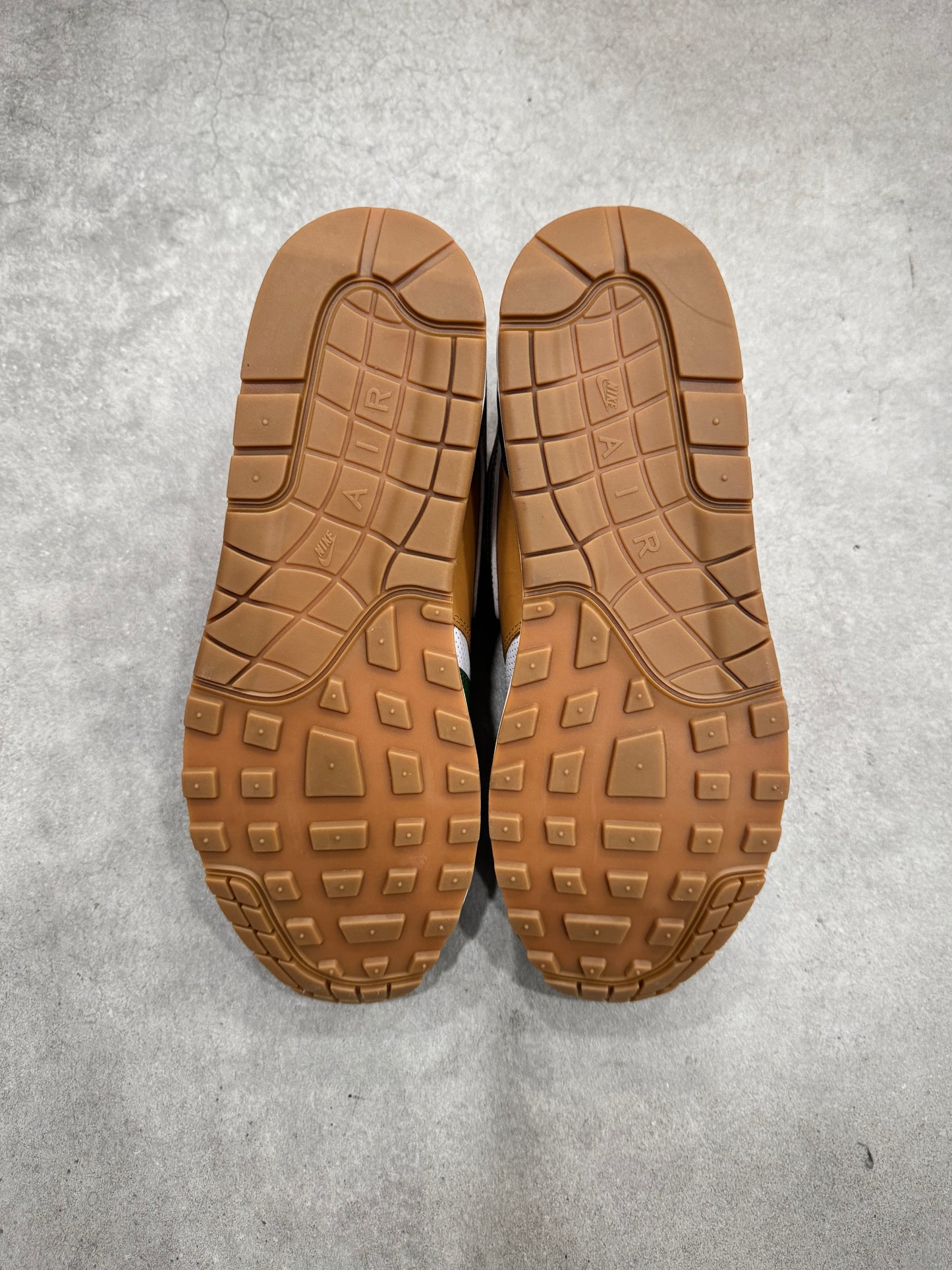 II6235 100 Nike Air Max 1 Premium Goods White Forest Green