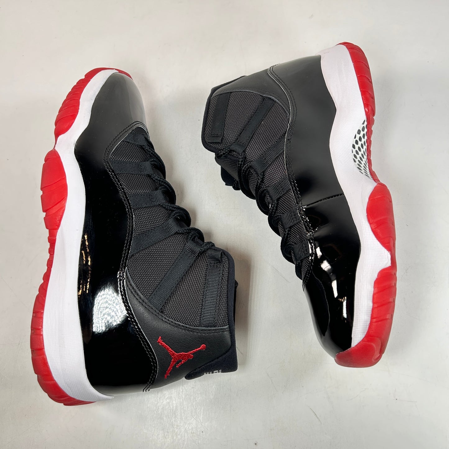 378037 061 Jordan 11 Retro Playoffs Bred (2019) [USED] - 10 M (Used) (Replace Box)