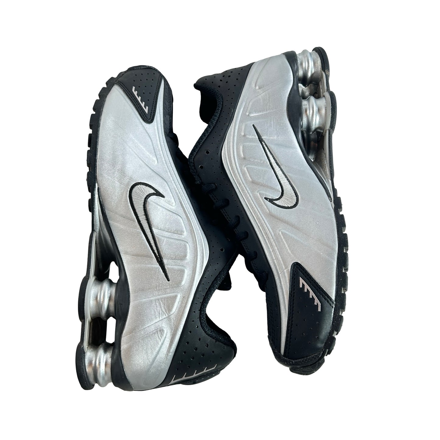 HQ1988 007 Nike Shox R4 Metallic Silver Black [USED] - 8 M (Used)
