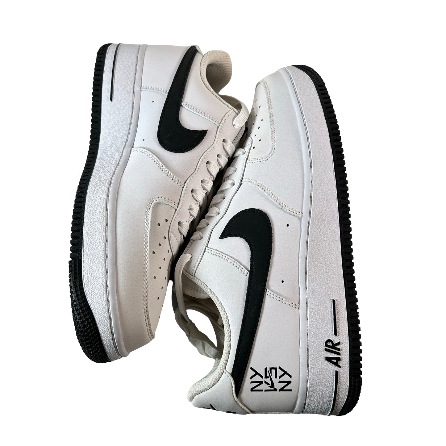CW7297 100 Nike Air Force 1 Low NY vs. NY White Black (2020) [CONDITIONAL] - 9.5 M (Yellowing)