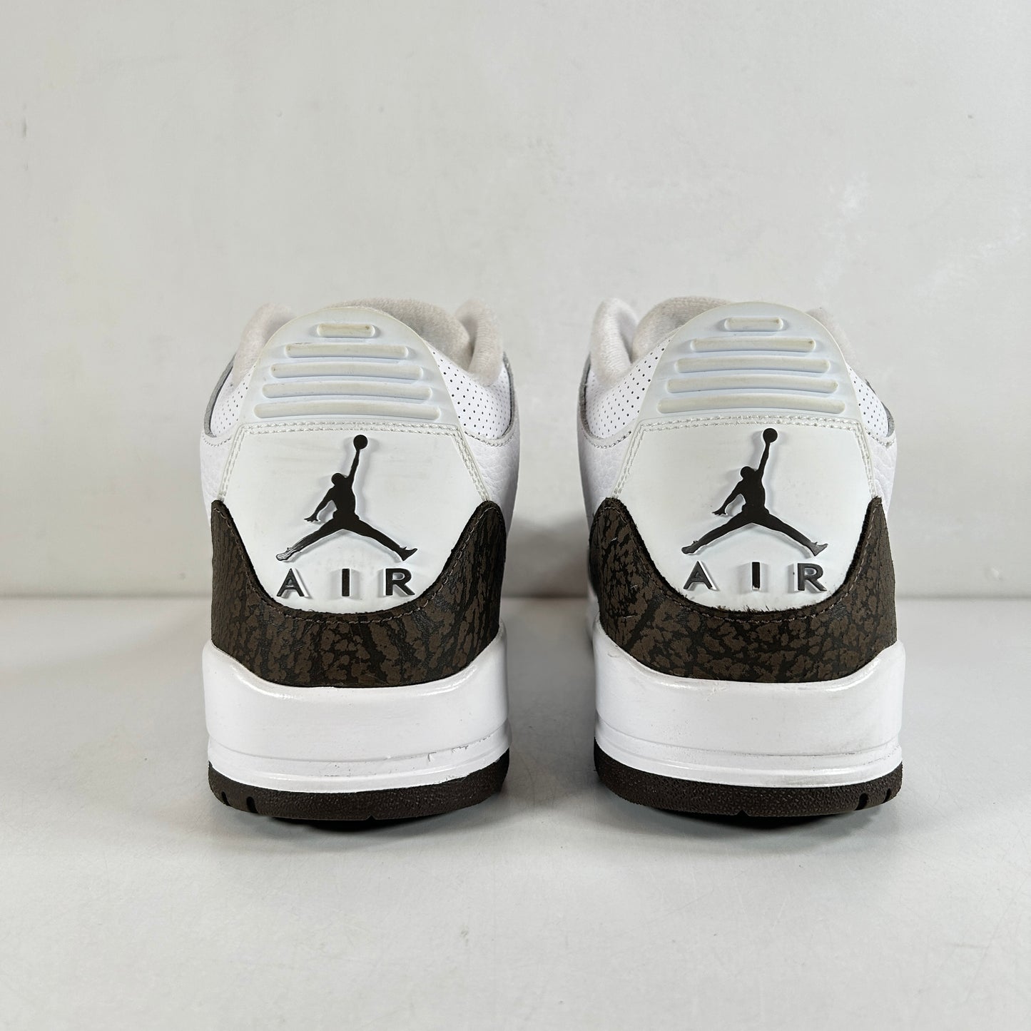 136064 122 Jordan 3 Retro Mocha (2018) [USED] - 10.5 M (Used)