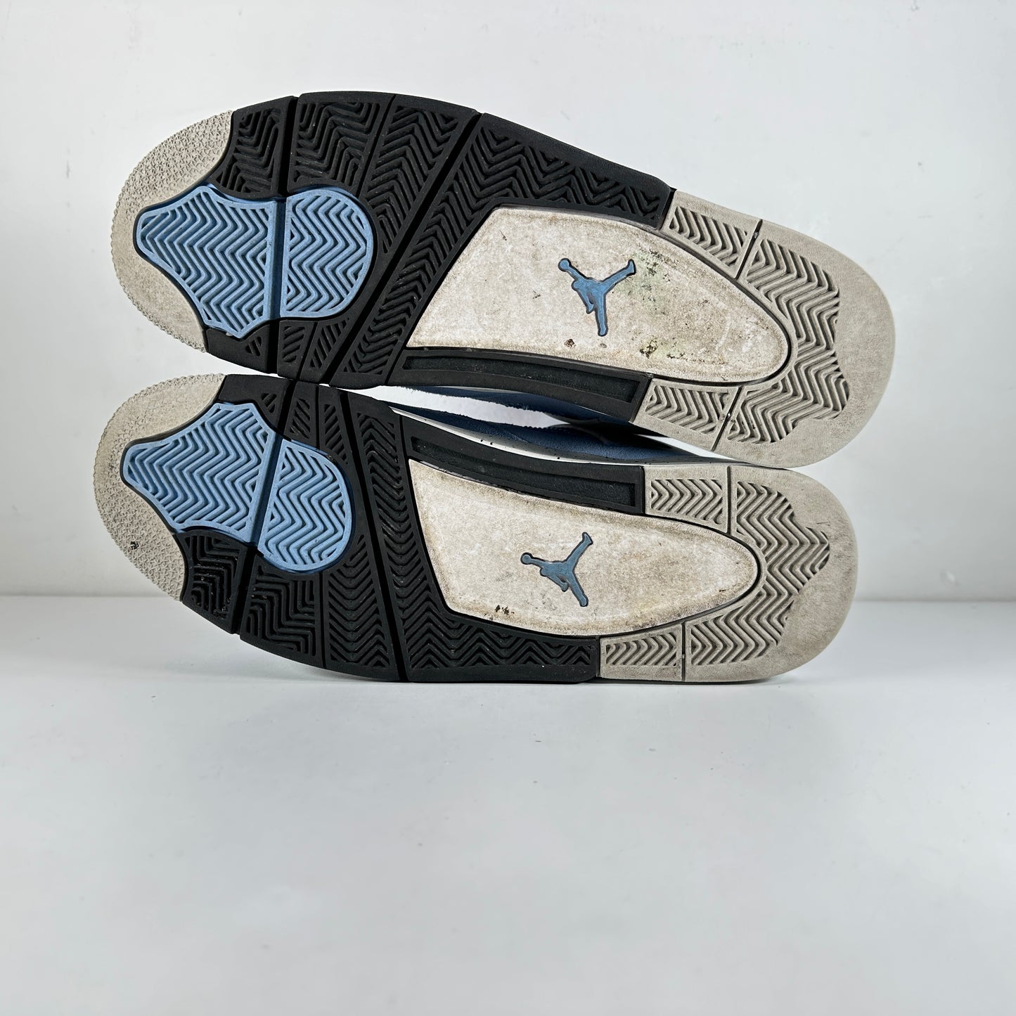 CT8527 400 Jordan 4 University Blue [USED] - 11.5 M (Used)