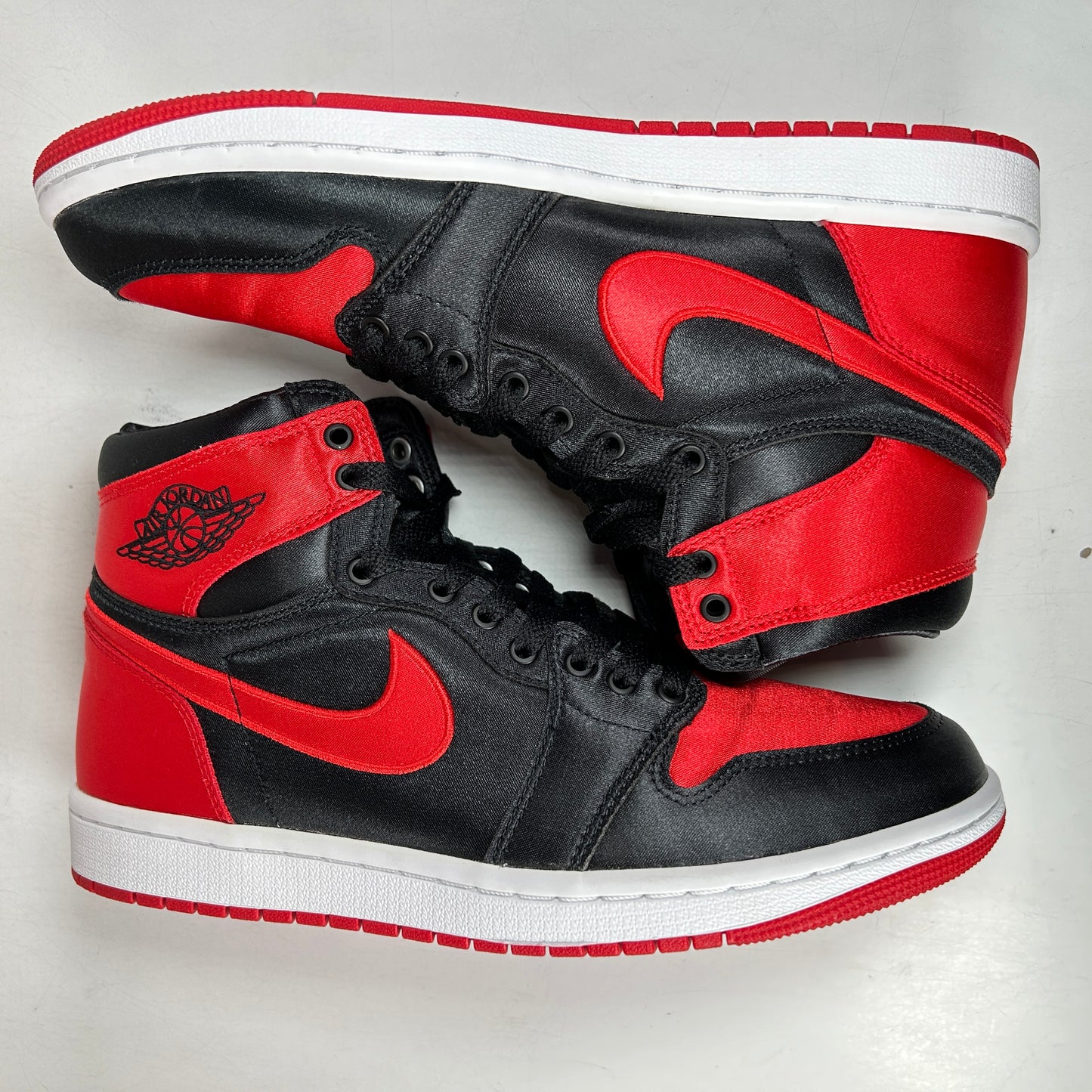 FD4810 061 Jordan 1 Retro High OG Satin Bred [USED] - 9.5 W (Used2)