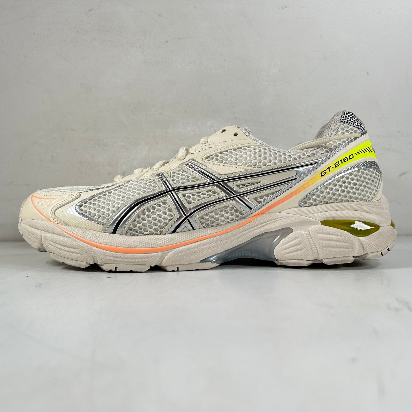 1203A570 750 ASICS GT-2160 Paris [USED] - 9 M (Used)