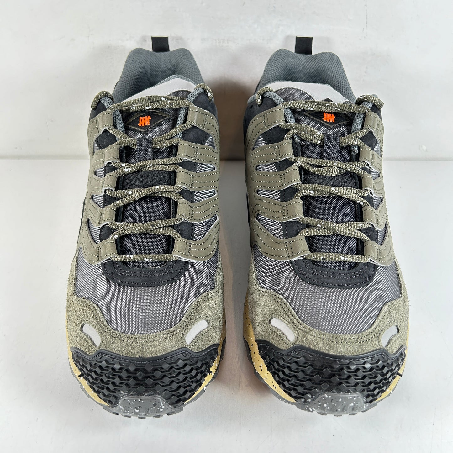 FN7546 300 Undefeated x Air Terra Humara 'Cargo Khaki' [USED] - 11 M (VNDS)