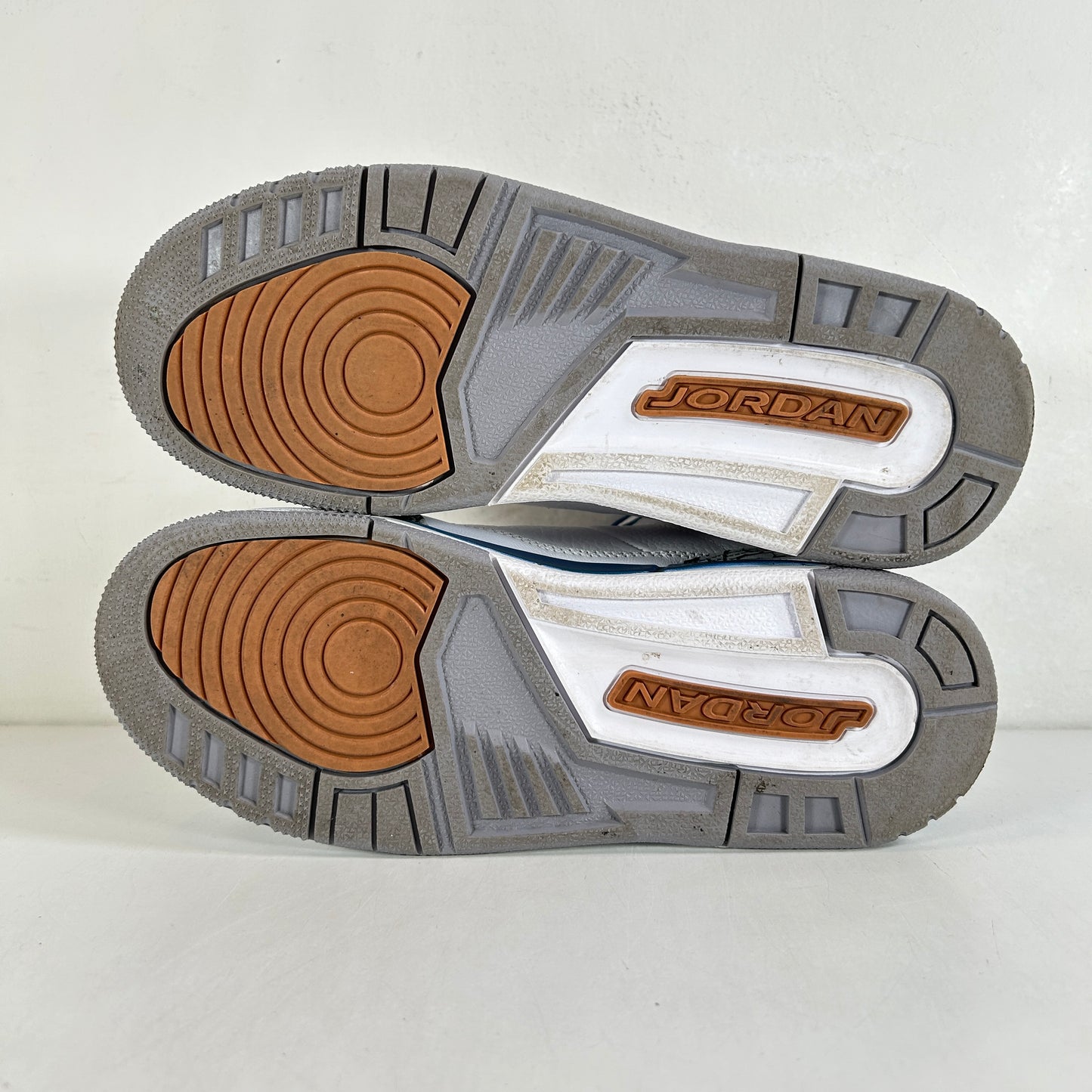 DM0967 148 Jordan 3 Retro Wizards (GS) [USED] - 4.5 Y (Used)