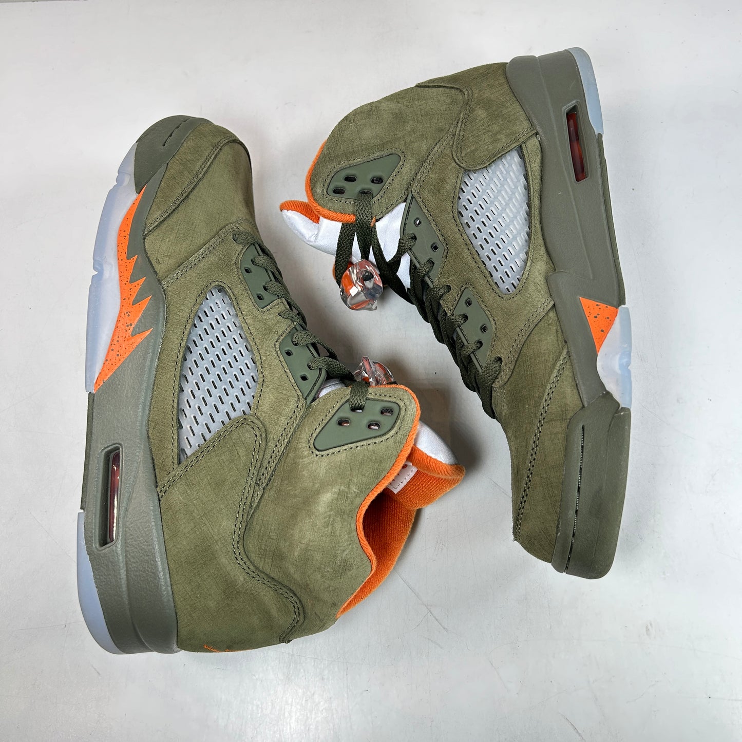 DD0587 308 Jordan 5 Retro Olive (2024) [USED] - 9.5 M (Used)