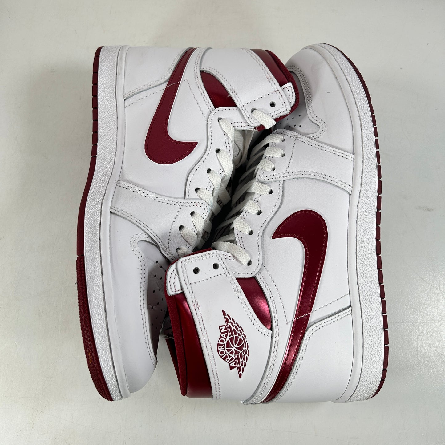 BQ4422 161 Jordan 1 Retro High 85 OG Metallic Burgundy [USED] - 10.5 M (Used2)