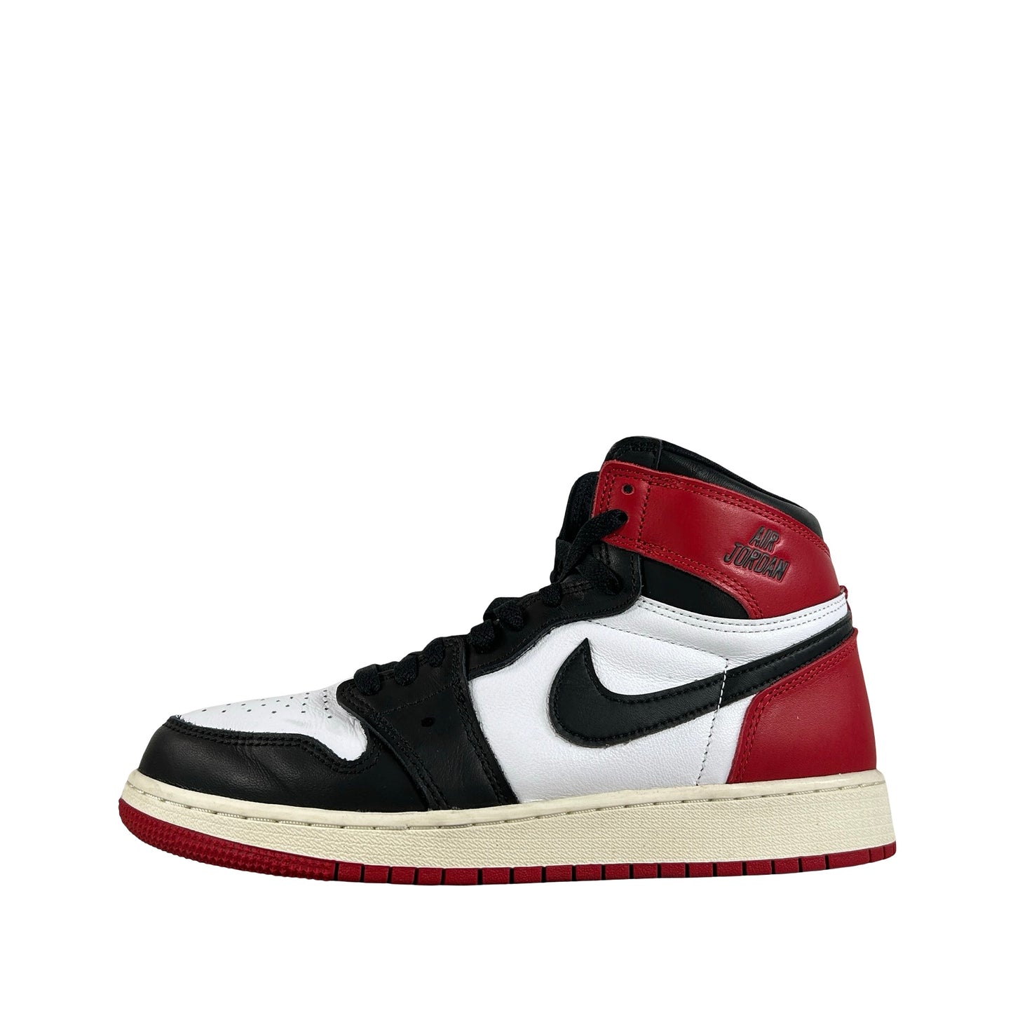 FD1437 106 Jordan 1 Retro High OG Black Toe Reimagined (GS) - 7 Y (Used)