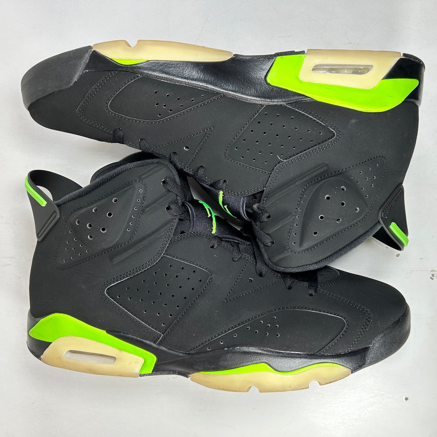 CT8529 003 Jordan 6 Retro Verde Eléctrico