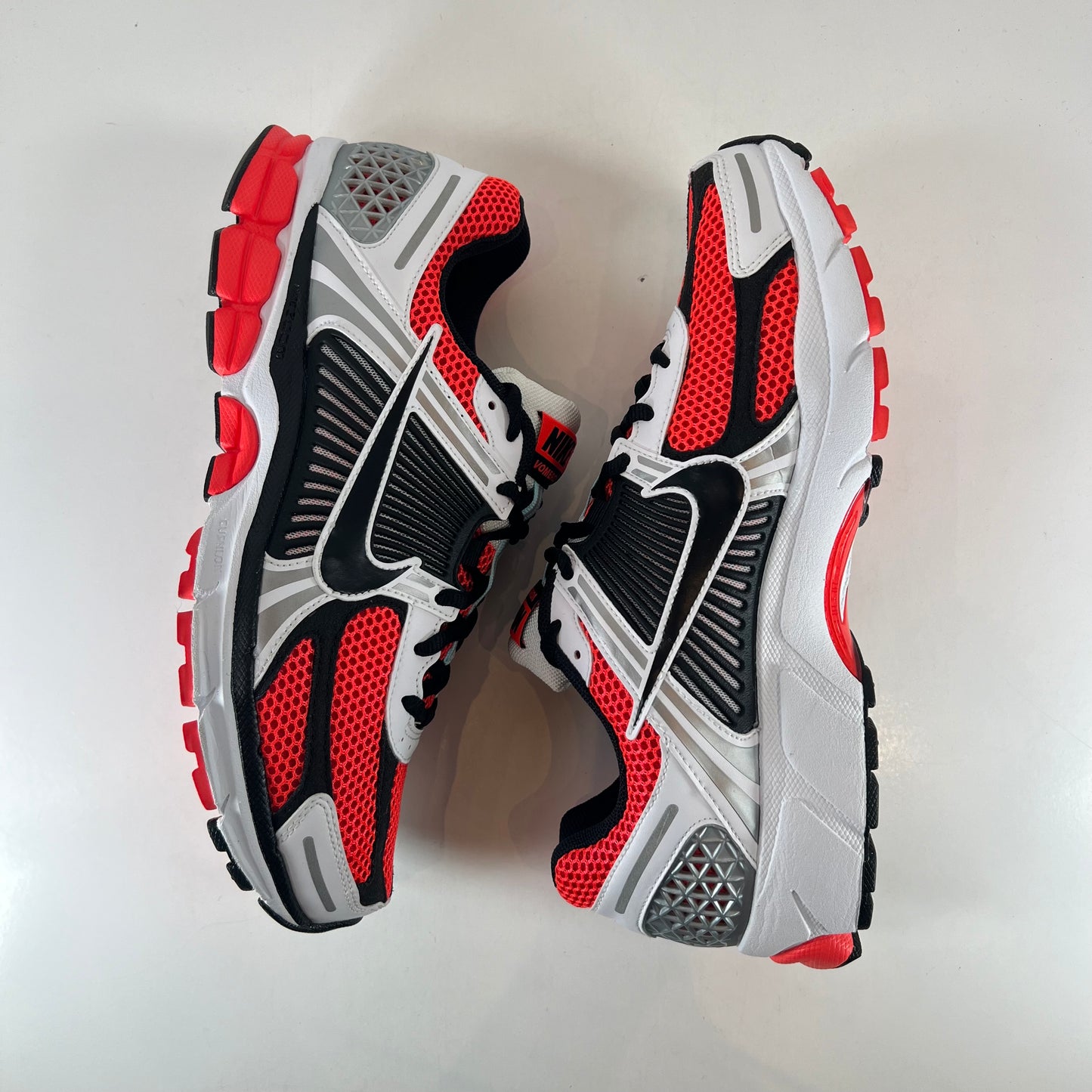 CZ8667 600 Nike Zoom Vomero 5 Bright Crimson [USED] - 10.5 M (Used)
