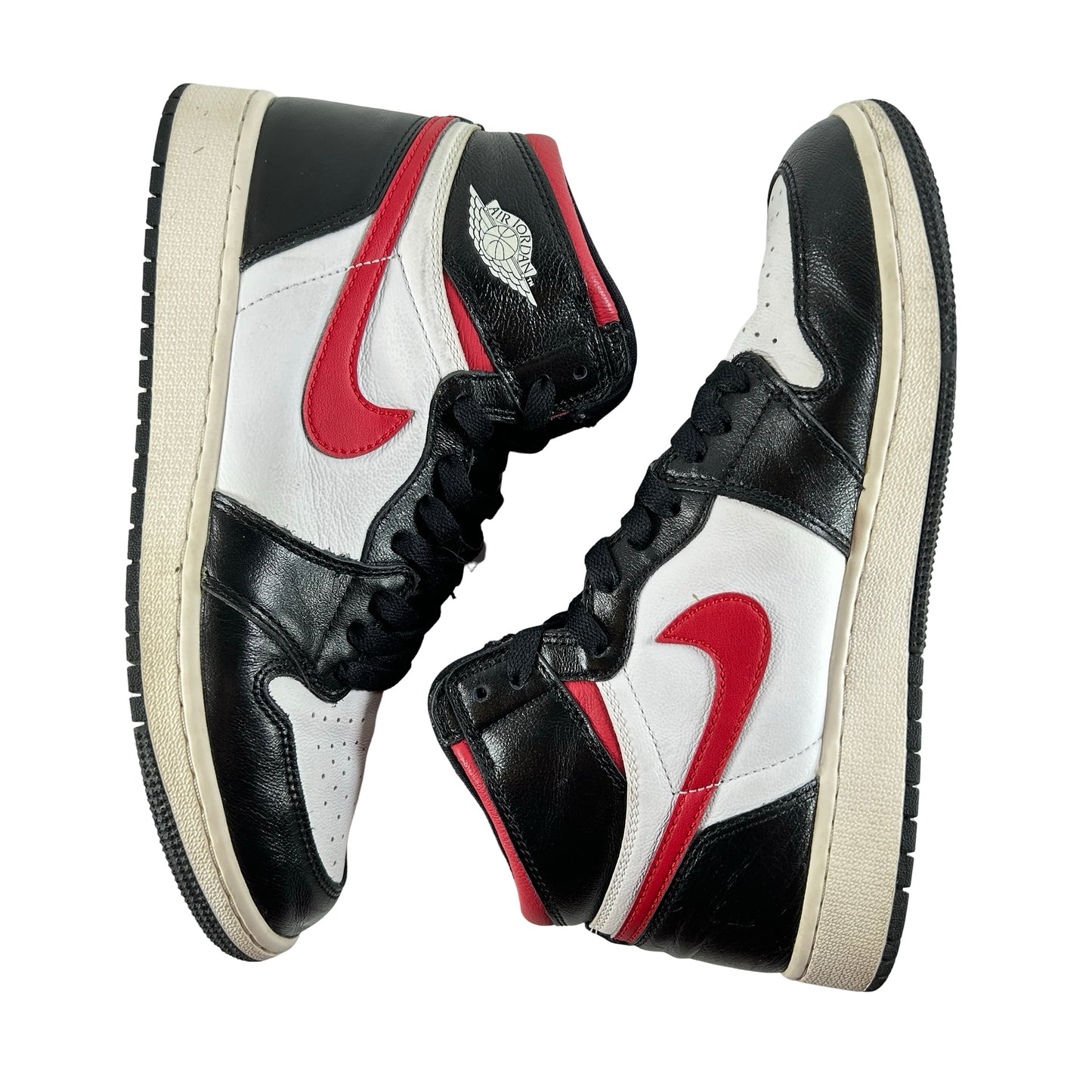 575441 061 Jordan 1 Retro High Black Gym Red (GS) [USED] - 7 Y (Used)