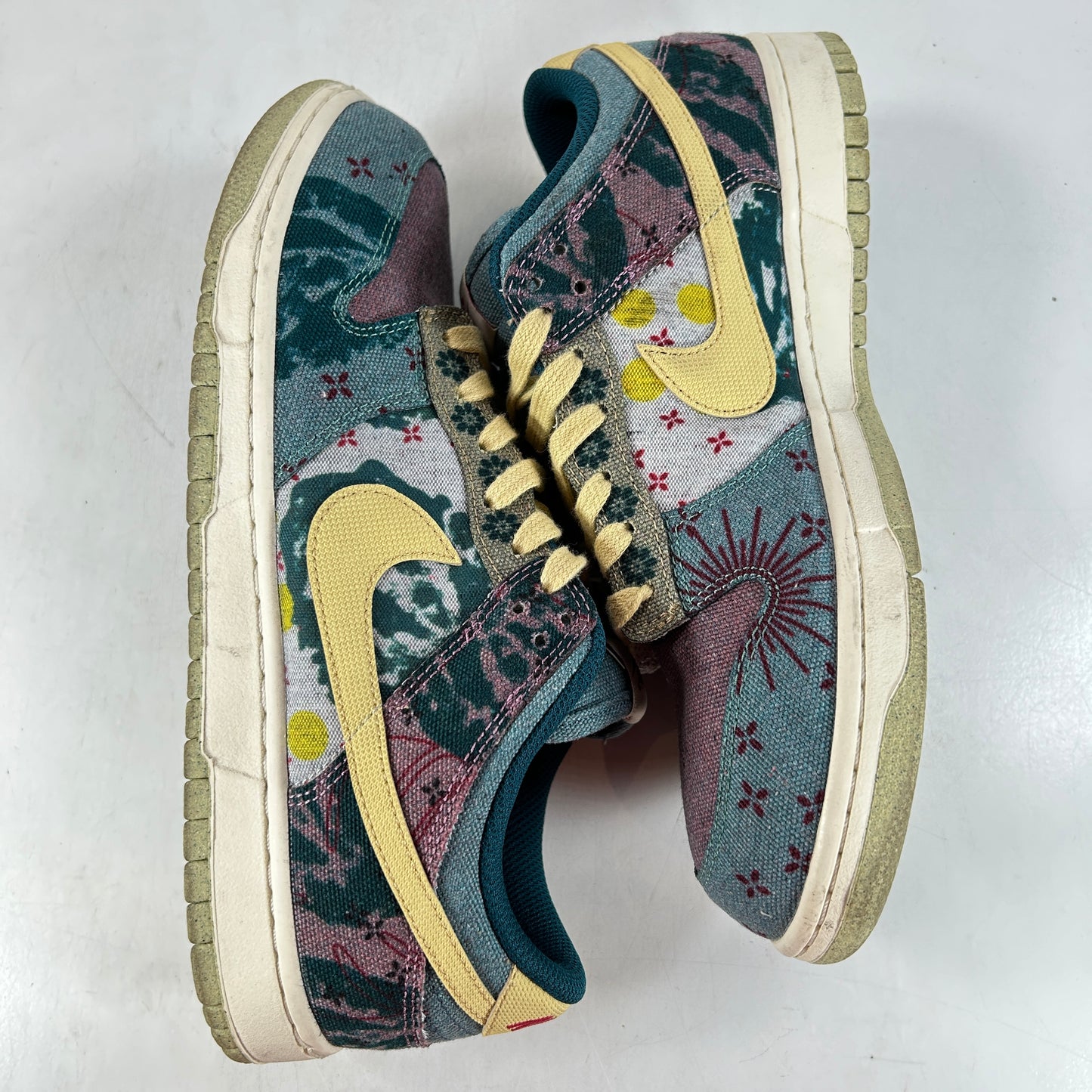 CZ9747 900 Nike Dunk Low Community Garden [USED] - 10 M (Used)