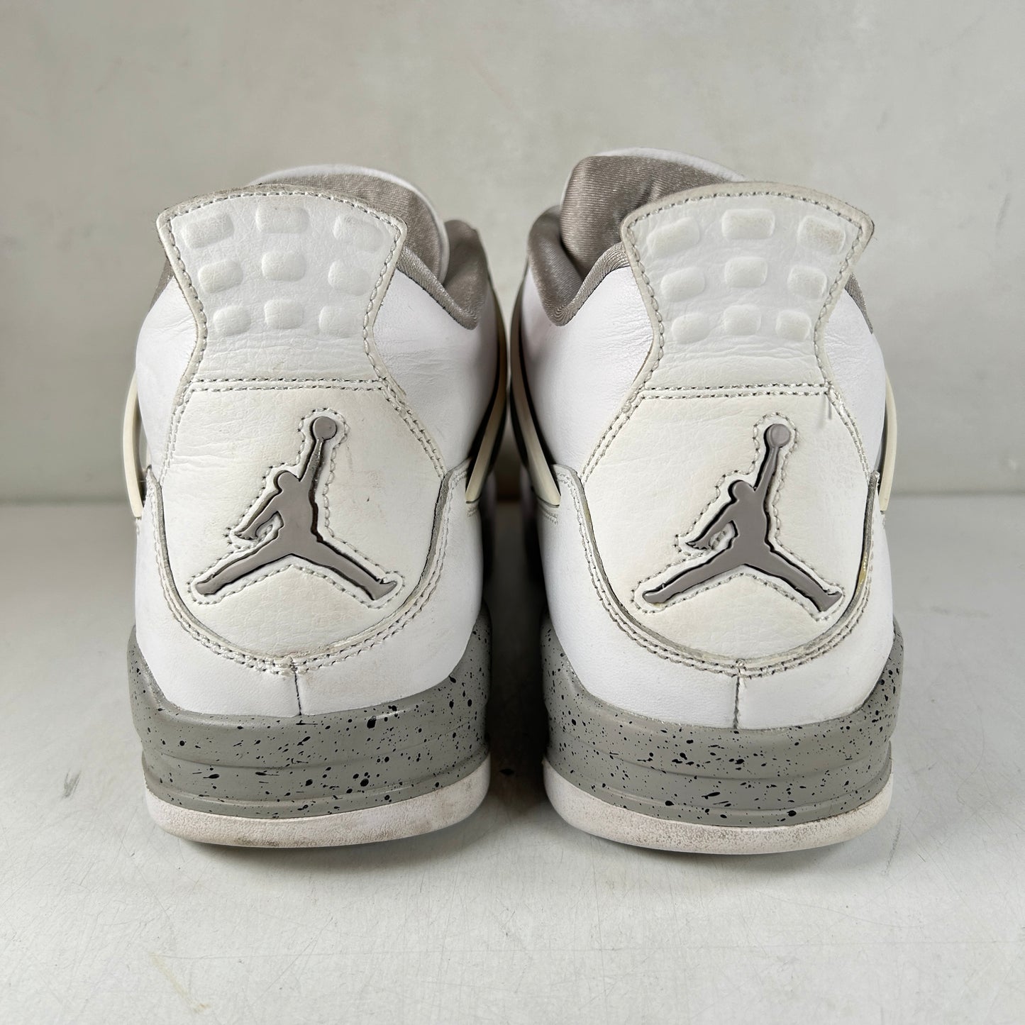 CT8527 100 Jordan 4 Retro White Oreo [USED] - 9.5 M (Used)