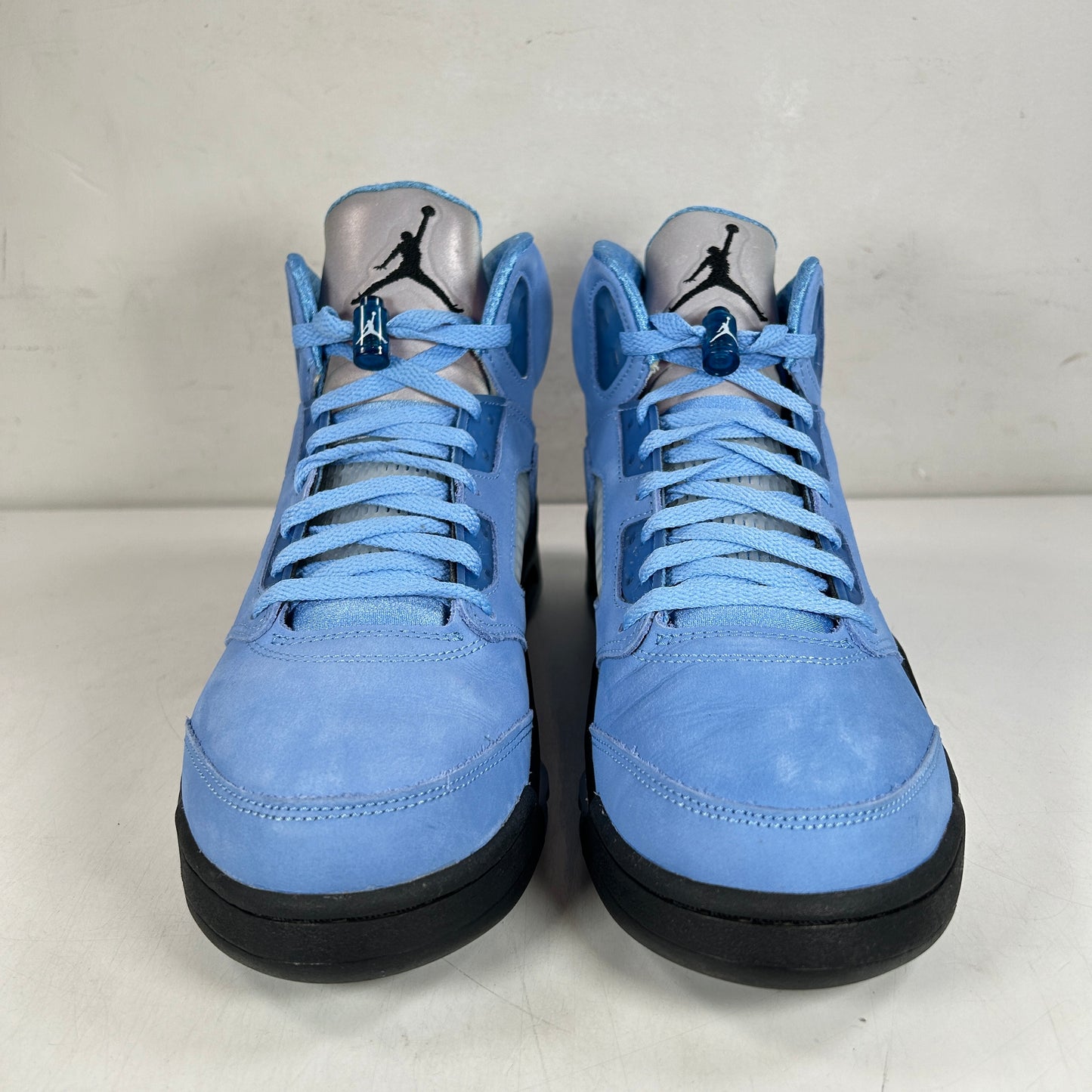 DV1310 401 Jordan 5 Retro UNC University Blue [USED] - 11 M (Used)