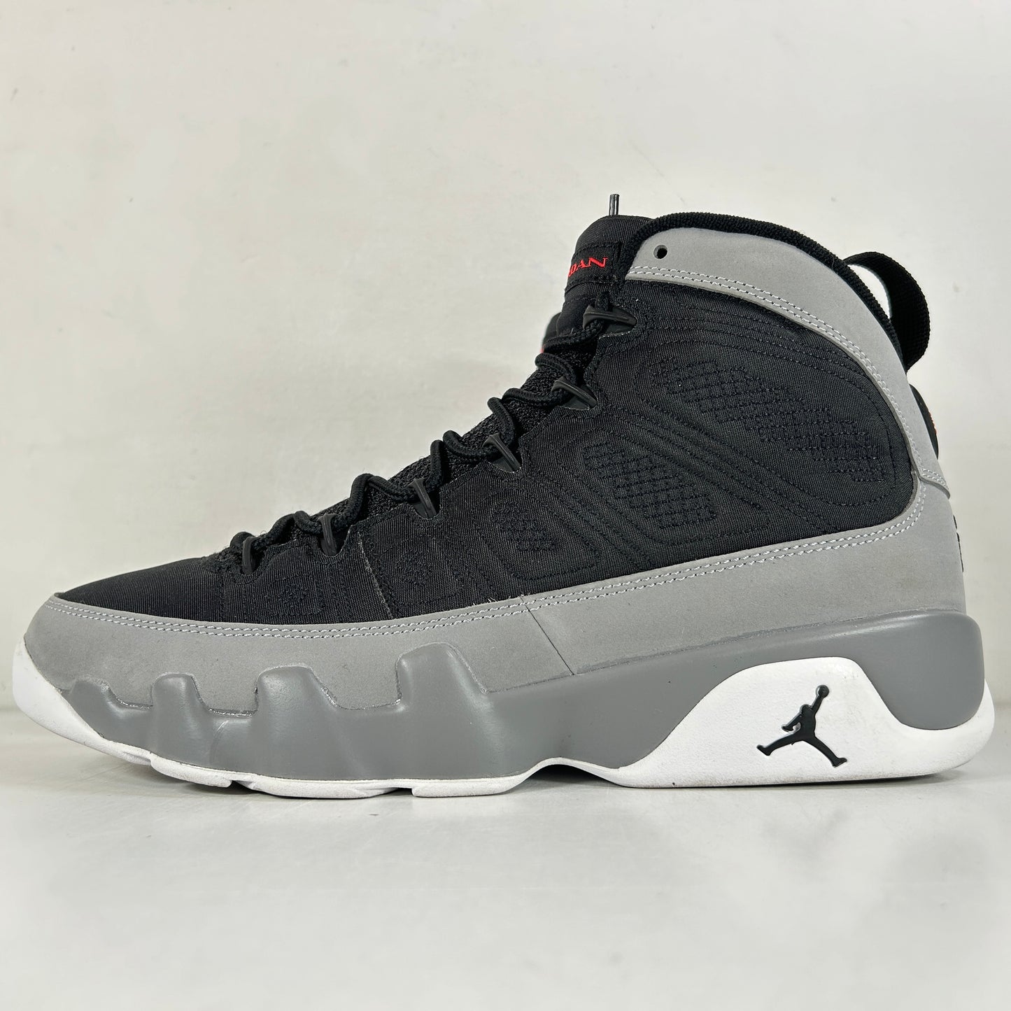 CT8019 060 Jordan 9 Retro Particle Grey [USED] - 10 M (Used)