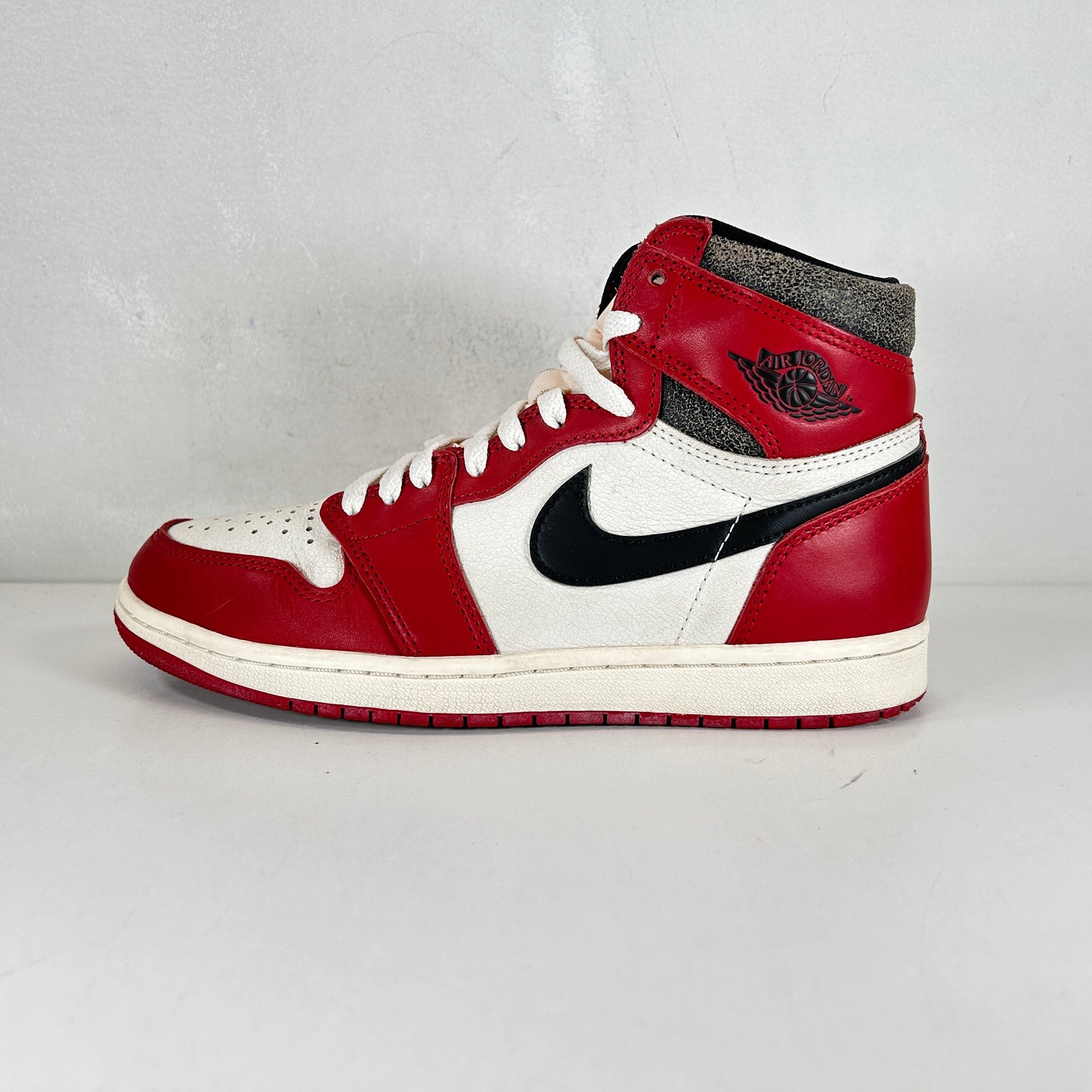 DZ5485 612 Jordan 1 Retro High OG Chicago Lost And Found [USED] - 8 M (Used6)