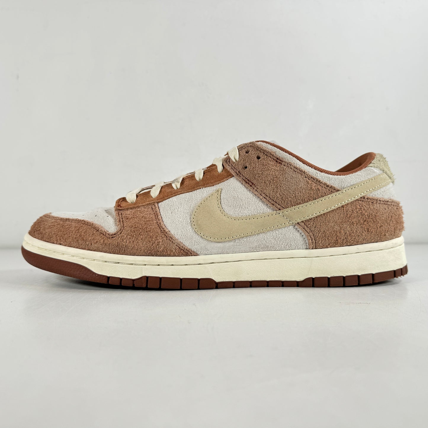 DD1390 100 Nike Dunk Low Medium Curry [USED] - 13 M (Used)