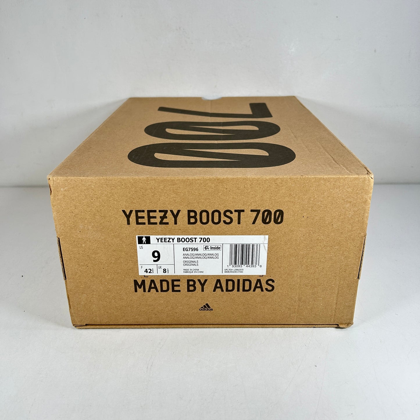 EG7596 adidas Yeezy Boost 700 Analog [USED] - 9 M (Used)