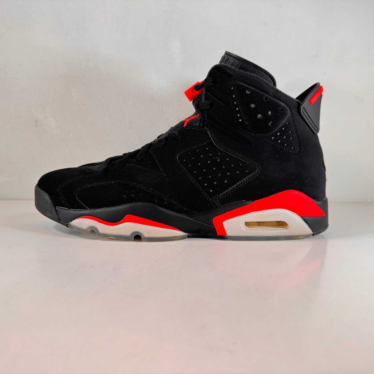 384664 060 Jordan 6 Retro Black Infrared (2019) - 12 M (Used) (Replace Box)