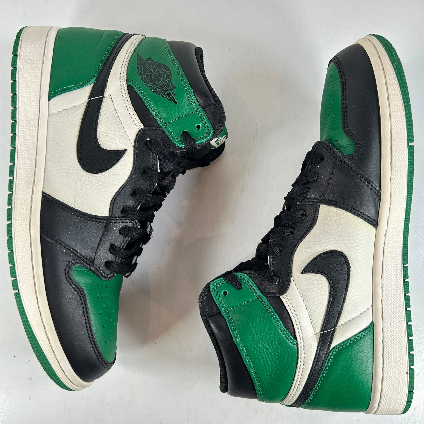 555088 302 Jordan 1 Retro High Pine Green [USED] - 9.5 M (Used) (No Box)