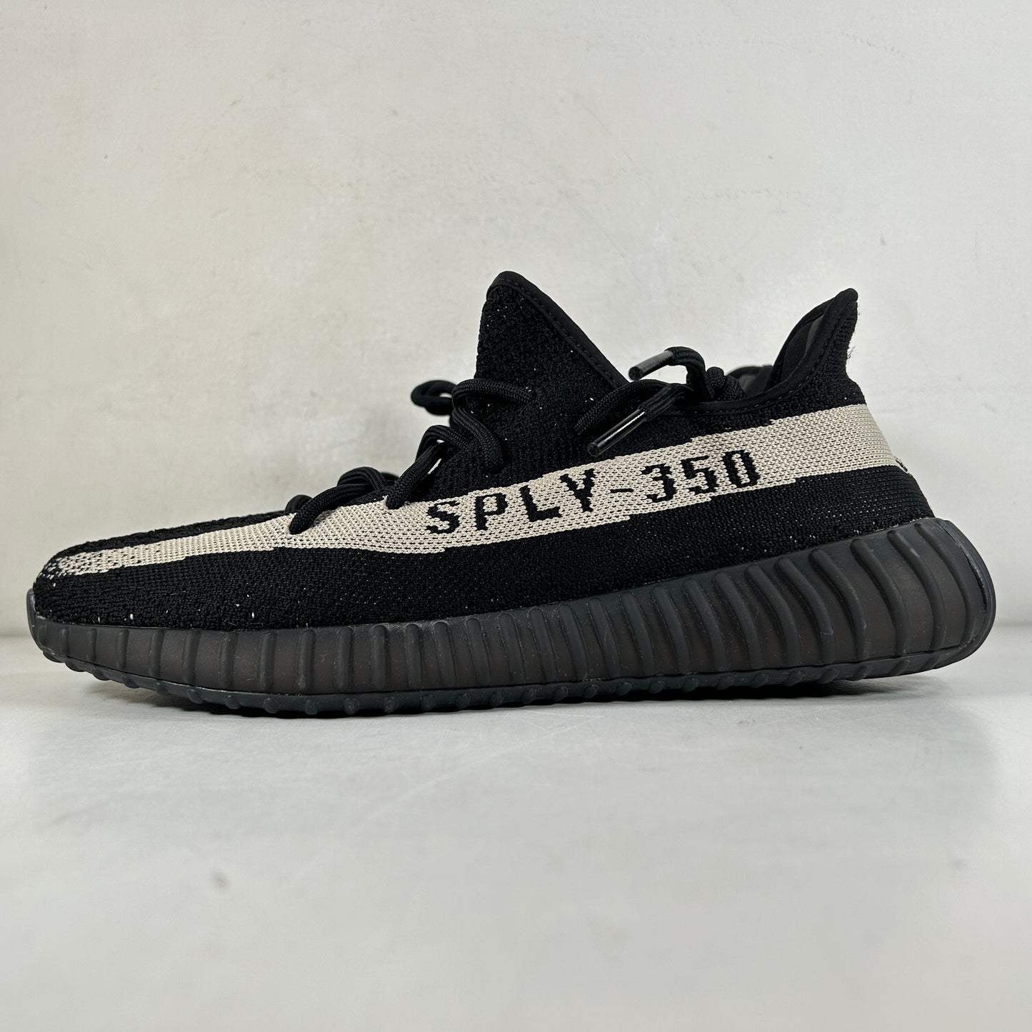 BY1604 adidas Yeezy Boost 350 V2 Core Black White [USED] - 11 M (Used2)