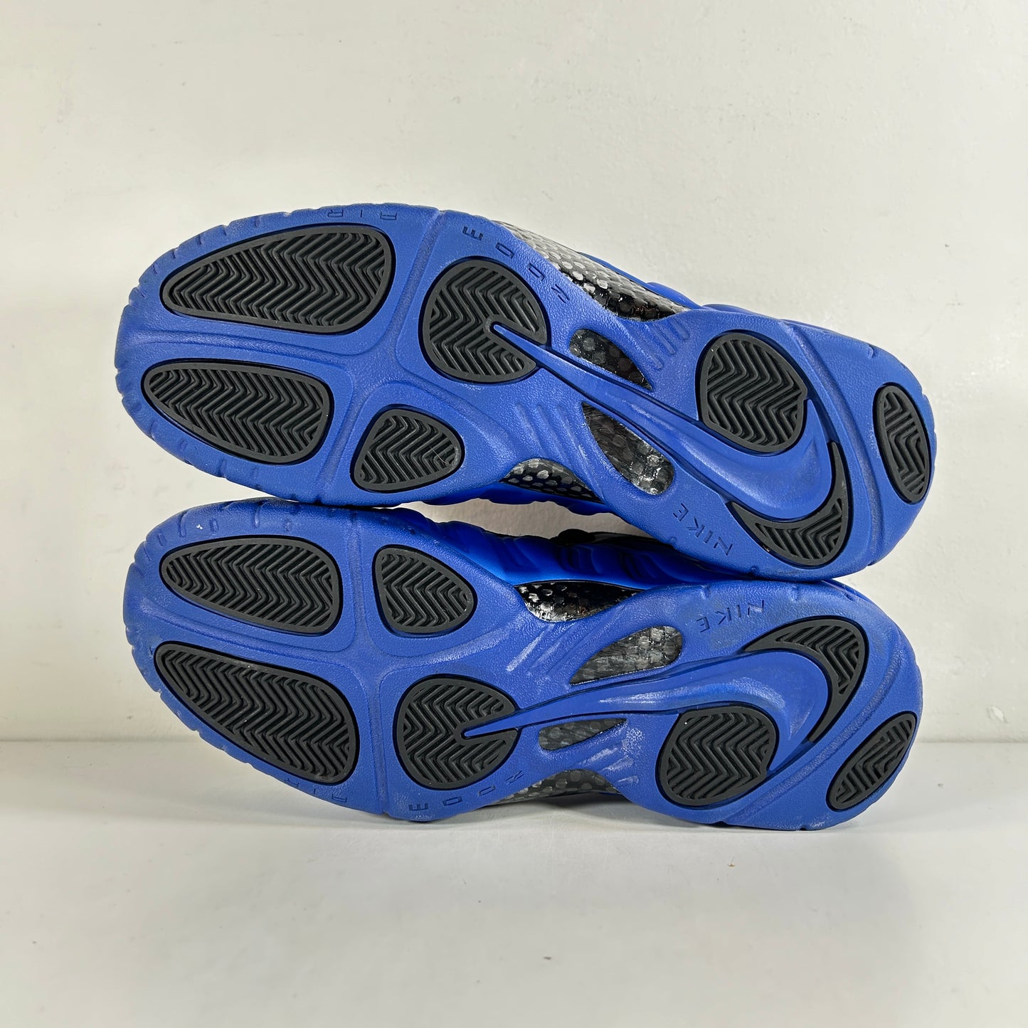 624041 403 Nike Air Foamposite Pro Hyper Cobalt [USED] - 11 M (VNDS) (Replace Box)