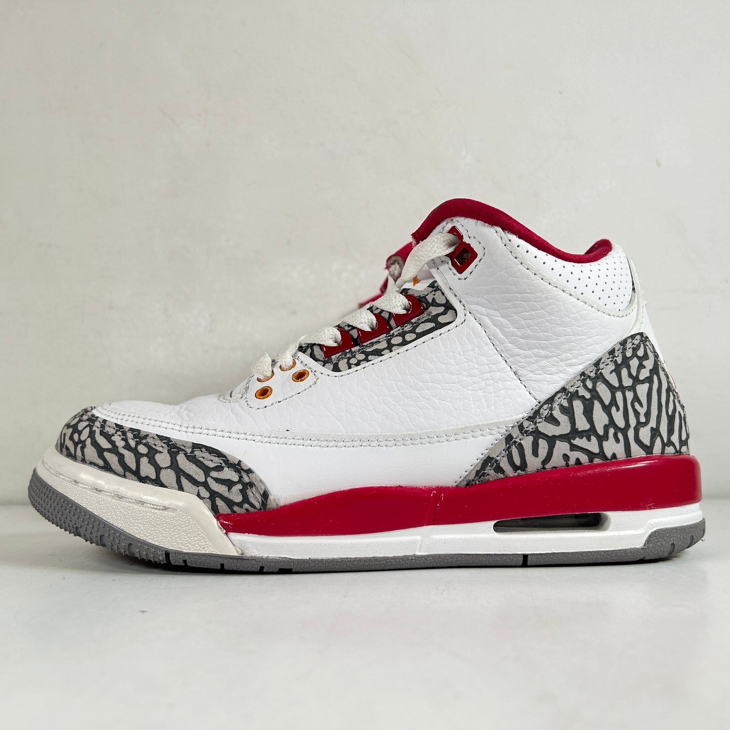 398614 126 Jordan 3 Retro Cardinal (GS) [USED] - 4.5 Y (Used)