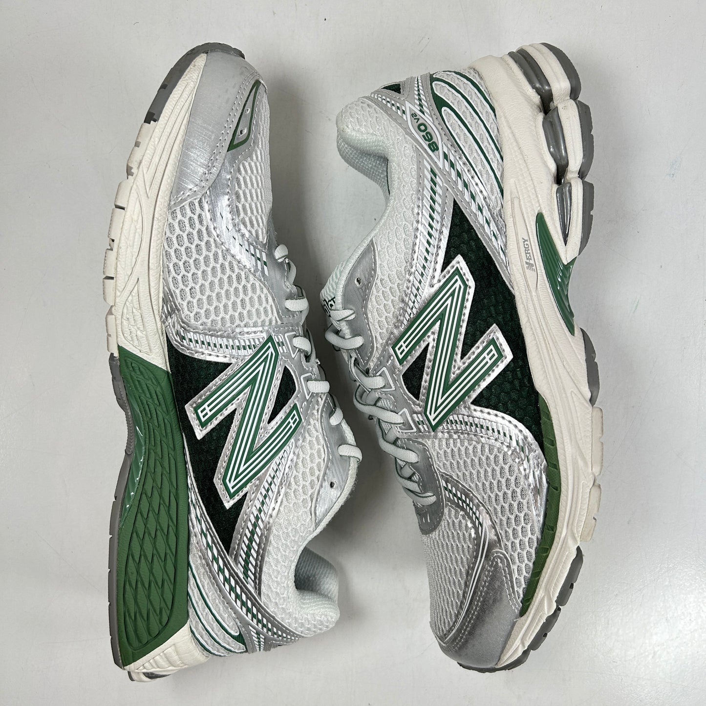 ML860GP2 New Balance 860 V2 Mallard Green [USED] - 9 M (VNDS)