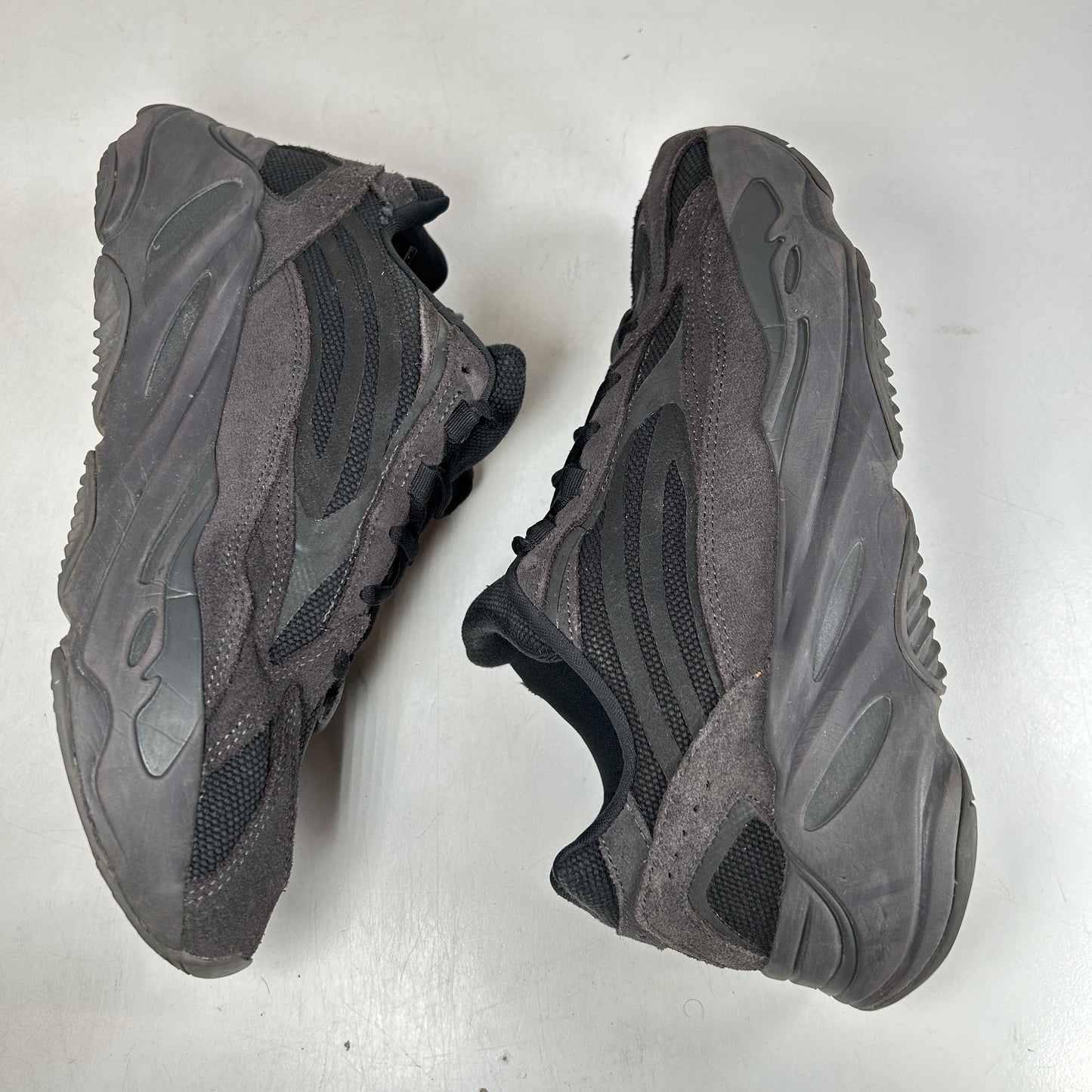 FU6684 Adidas Yeezy Boost 700 V2 Vanta [USED] - 10 M (Used)